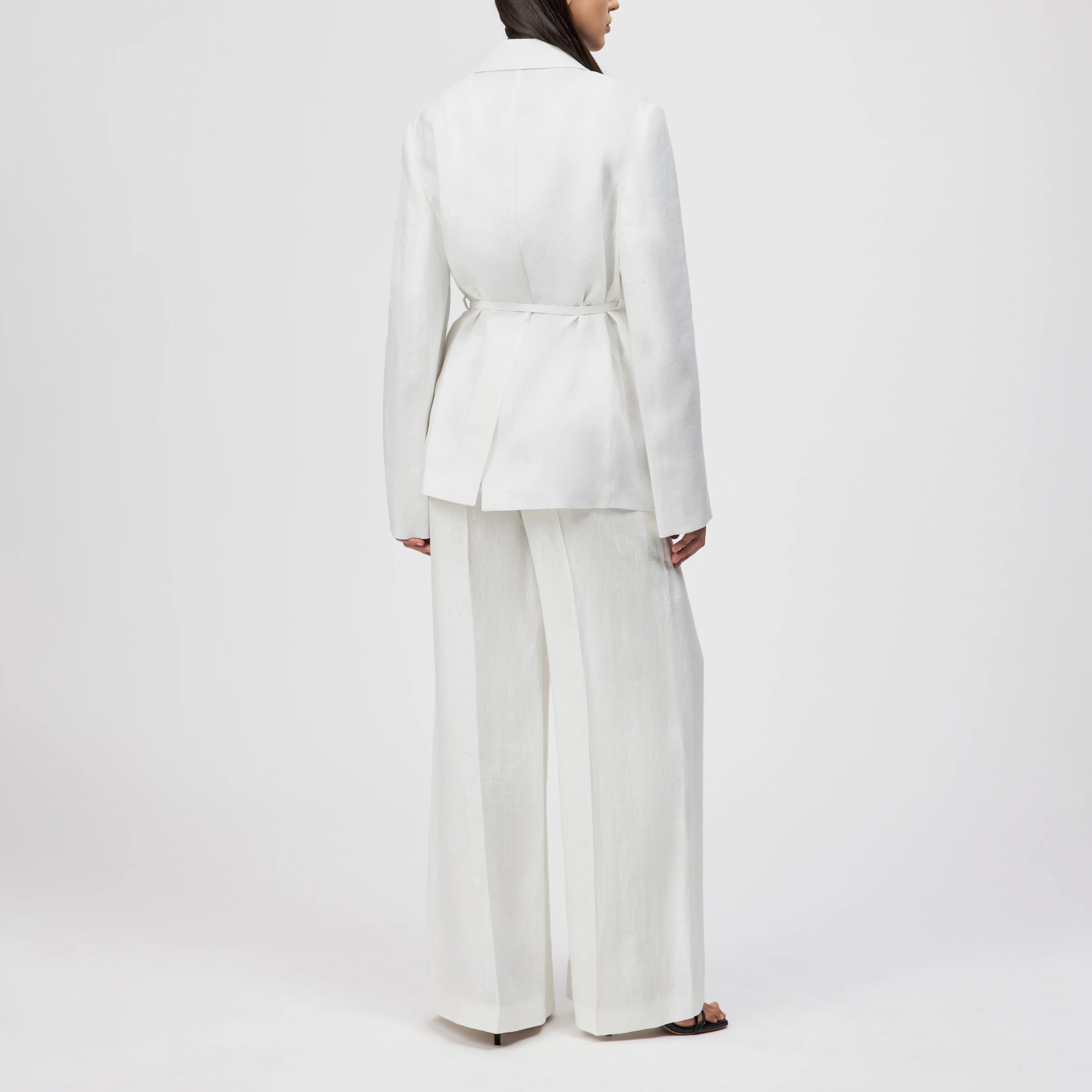 WINCHAM - Pure linen blazer with tie belt - women - off white - Rückansicht