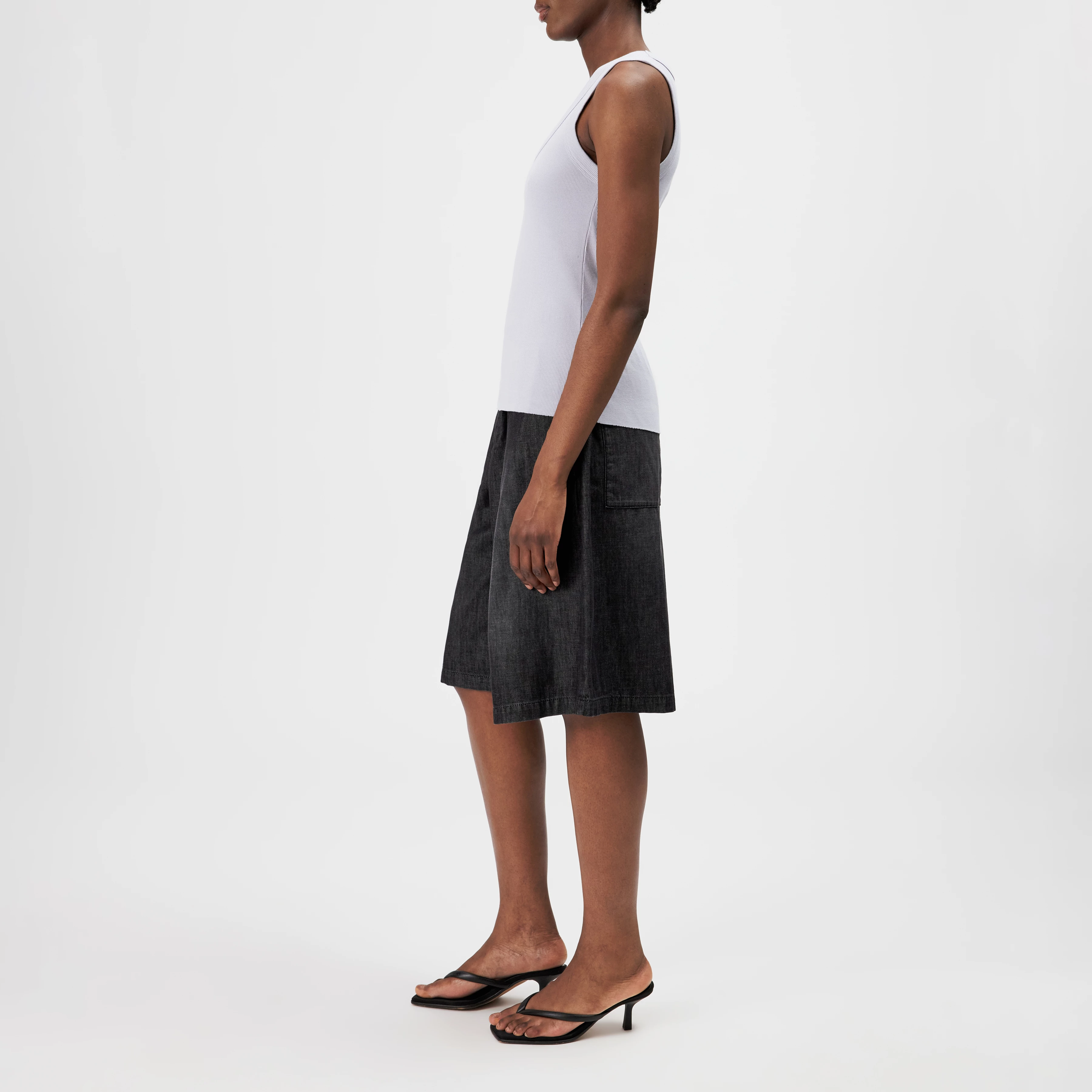 TAVIRA - Ribbed tank top with feminine round neckline - women - grey - Seitenansicht