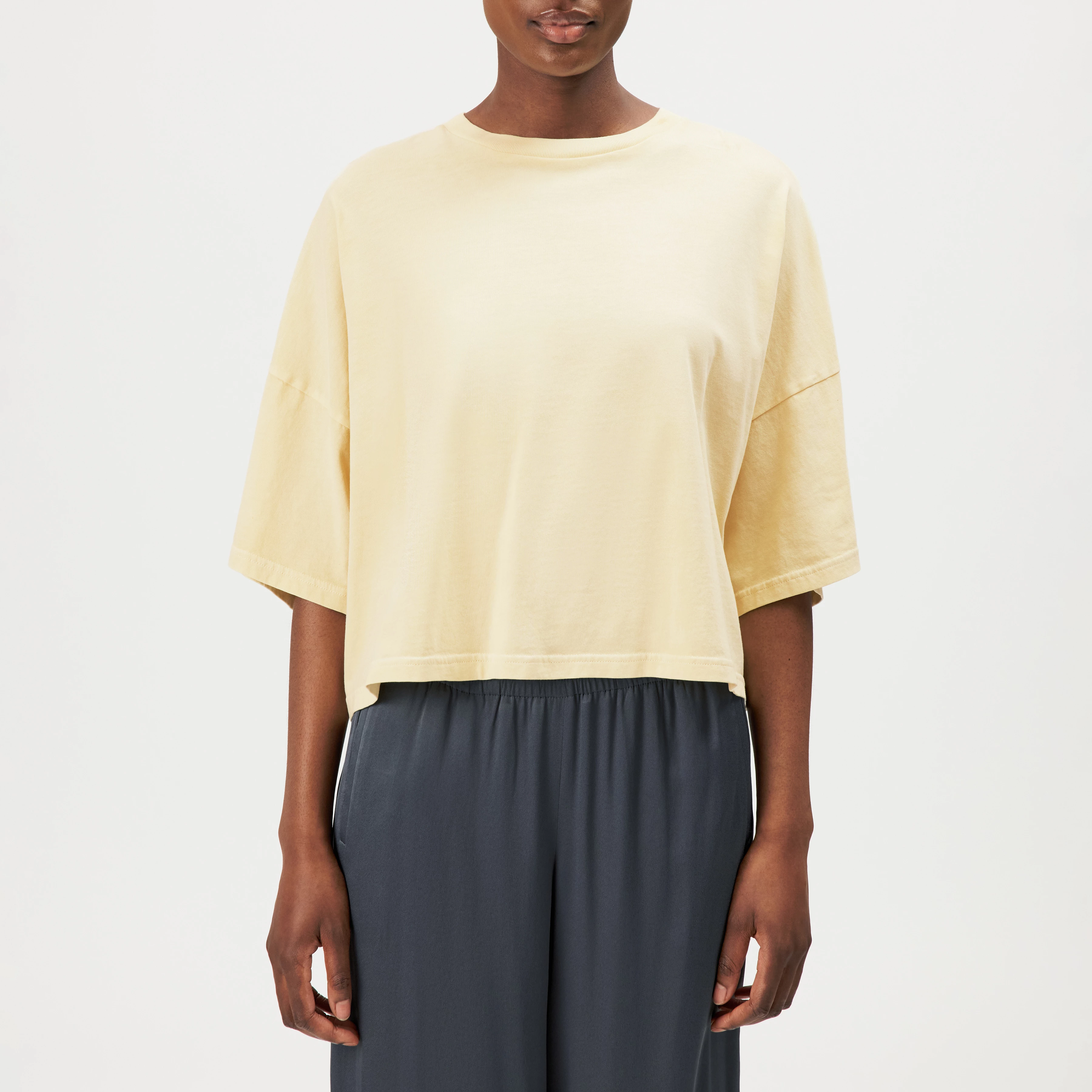 MARVA - Boxy short-sleeve T-shirt in pure cotton - women - yellow - Frontansicht