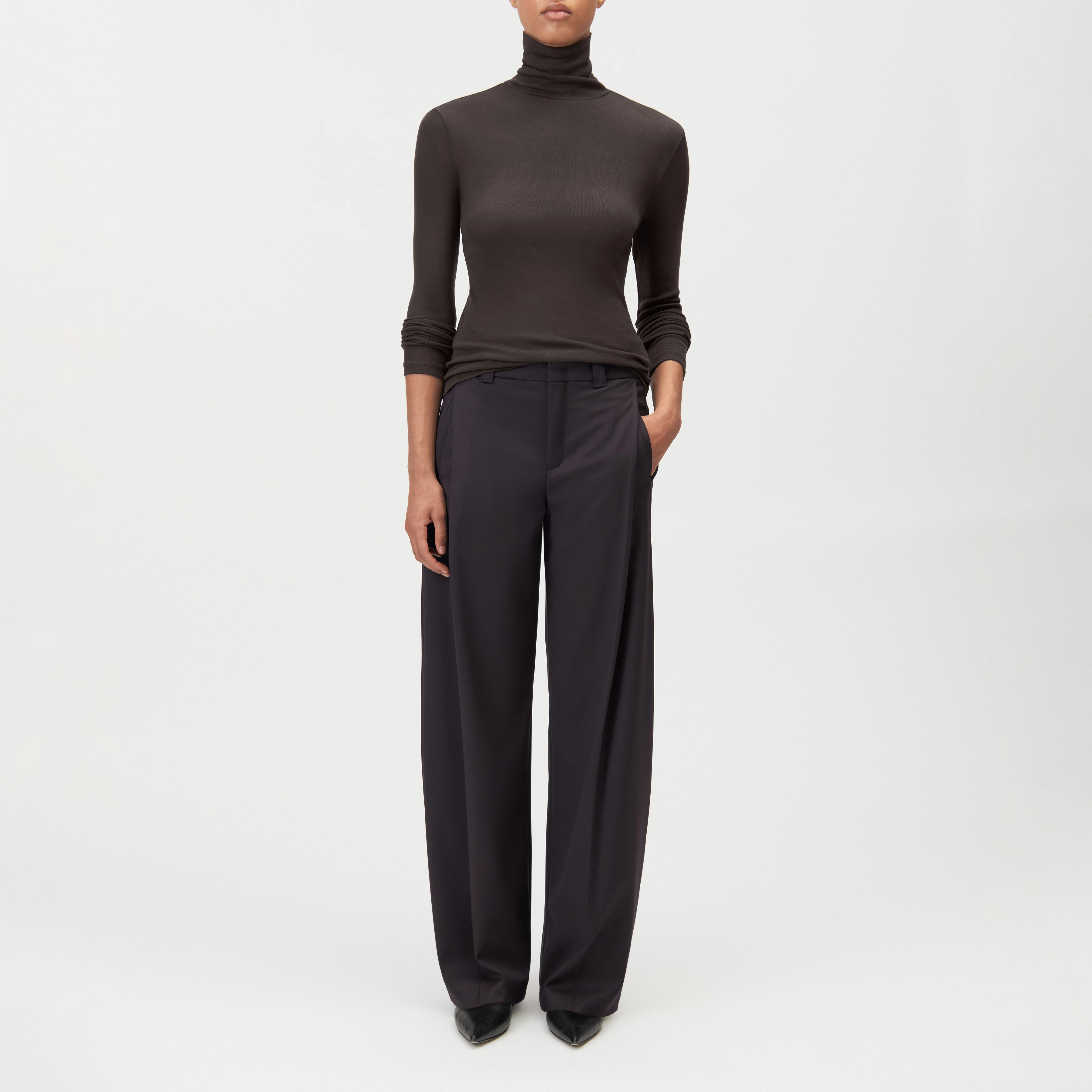 ZERAFNE - Slim long sleeve in lyocell-wool blend - women - brown - Ganzkörper-Frontansicht