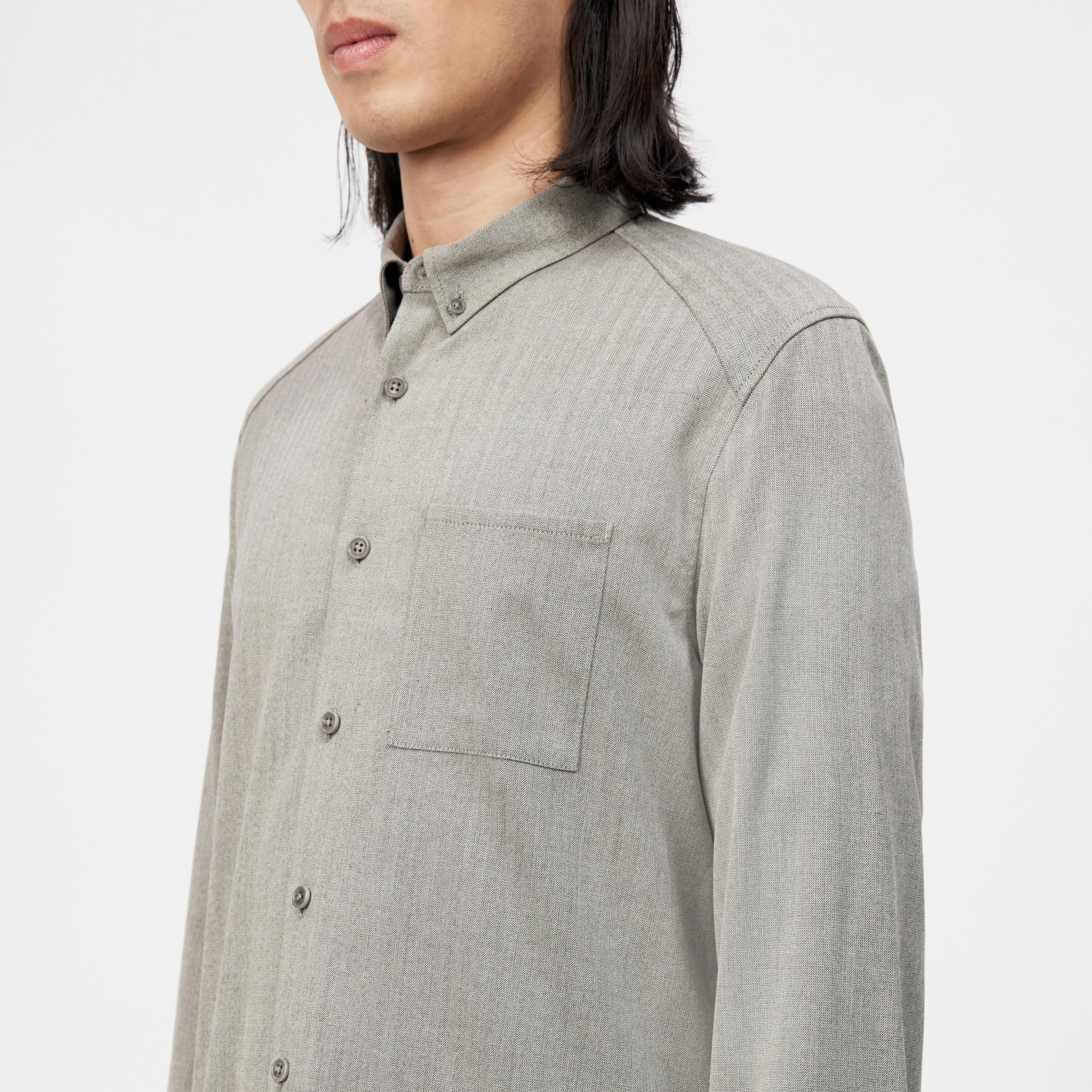 LIET_3 - Button-down shirt in viscose-wool blend - men - brown - Detailansicht am Model