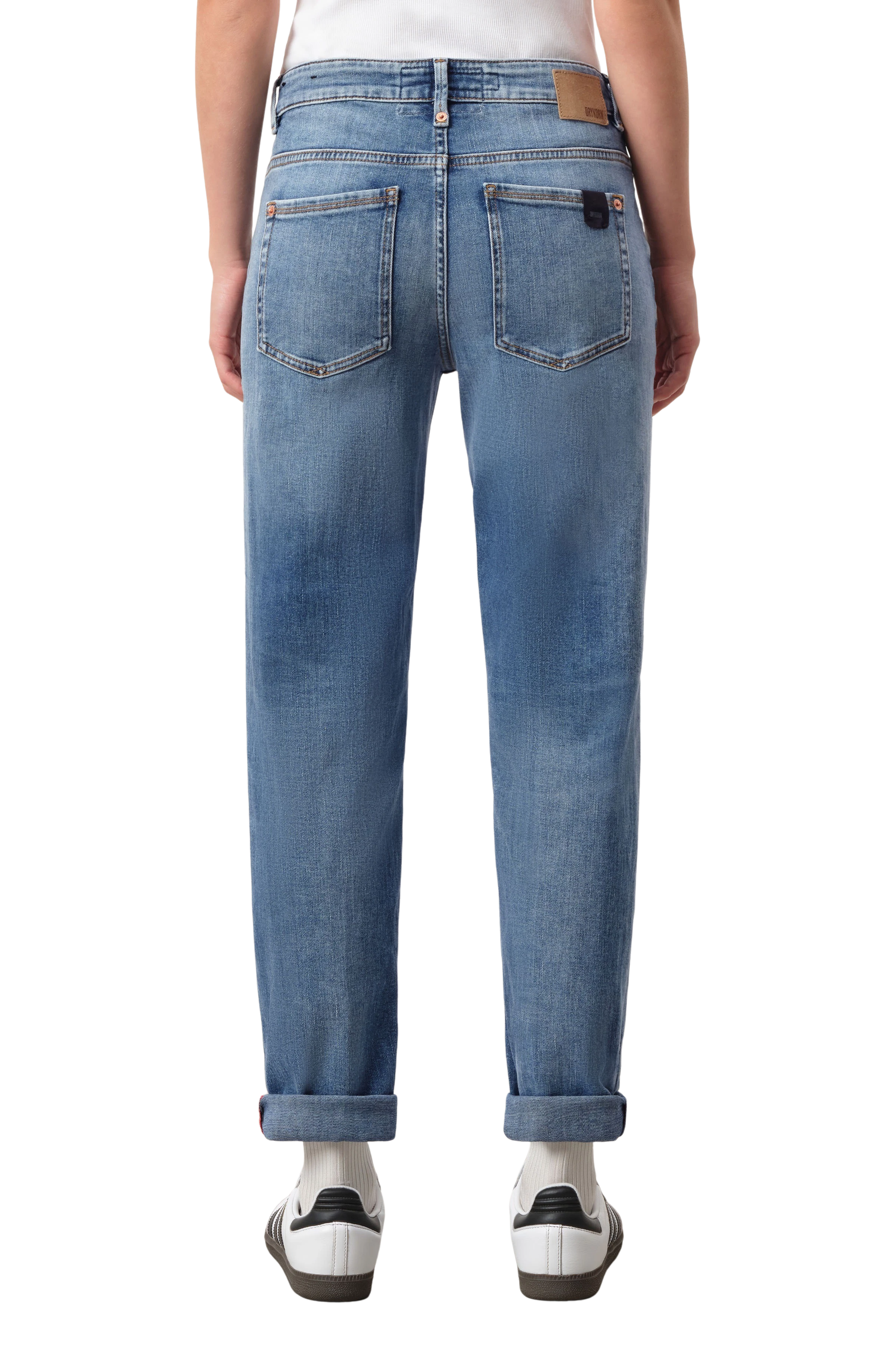 LIKE - Girlfriend-Jeans mit Krempelsaum in soft-touch Denim mit Used-Effekten - Damen - blau - Rückansicht