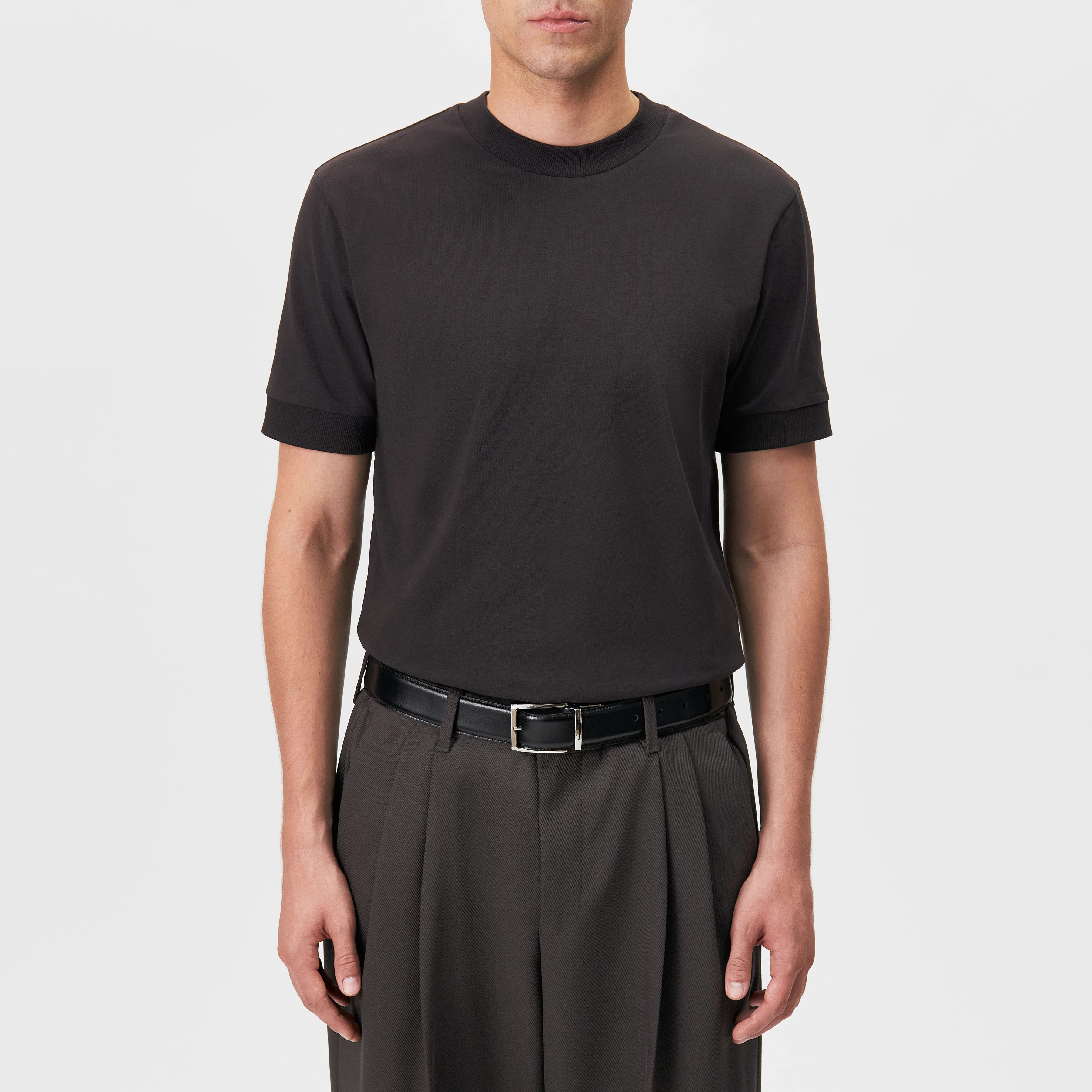 ANTON - Fitted T-shirt i bomuld - men - brun - Frontansicht