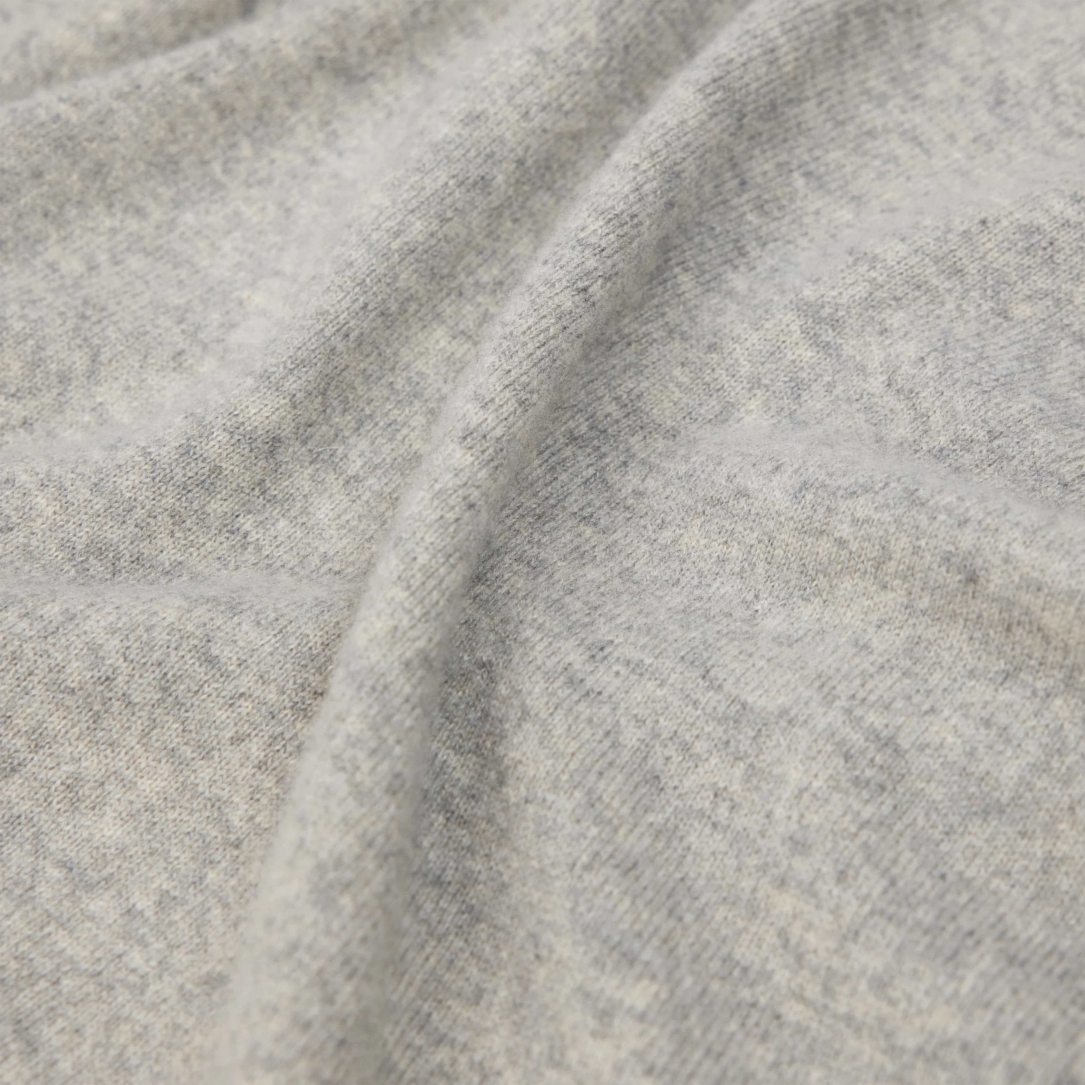 TITZIAN - Long-sleeved top in 100% cashmere - men - beige - Materialbild (B2C)