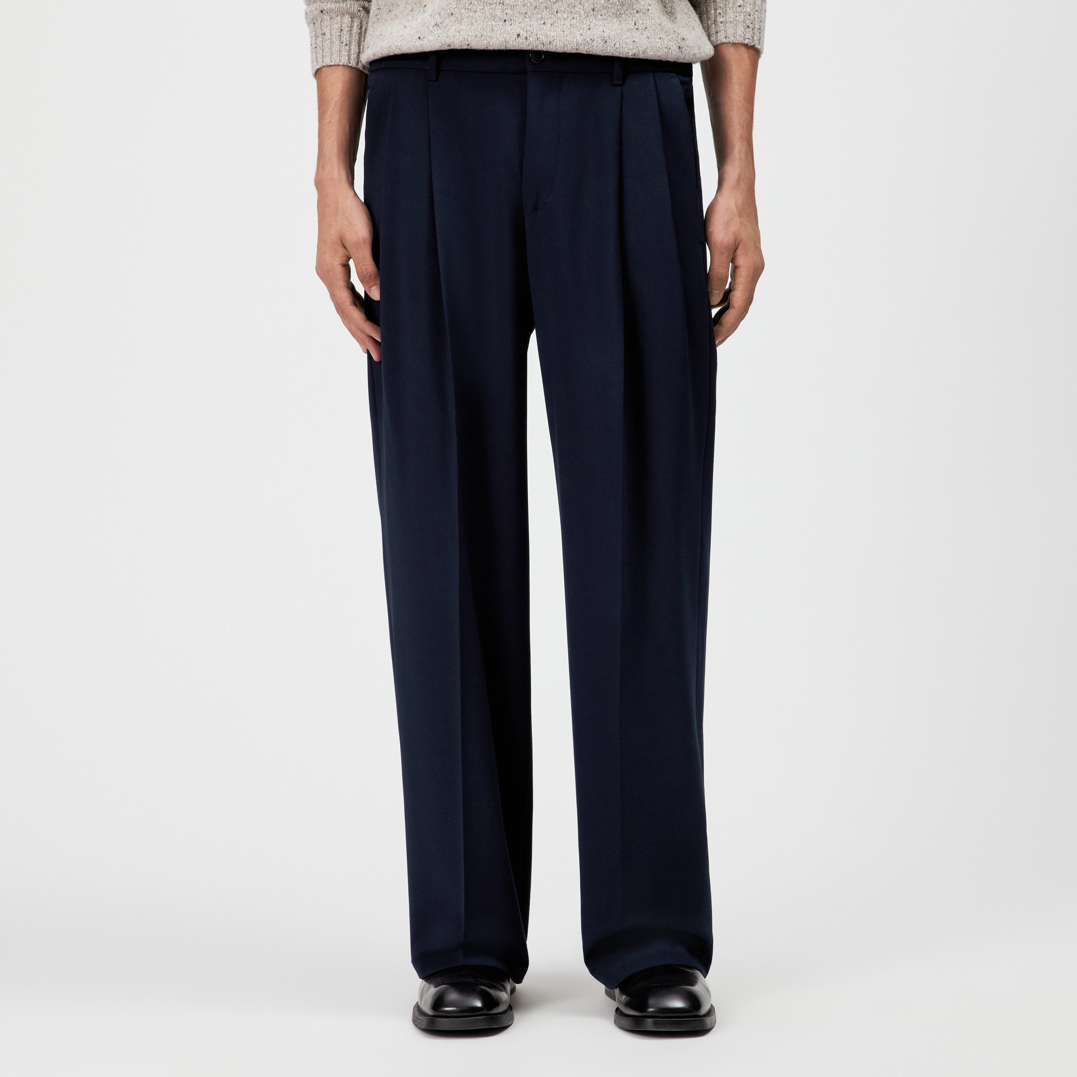 LEEK_WIDE - Relaxed fit pleated trousers in gabardine - men - blue - Frontansicht
