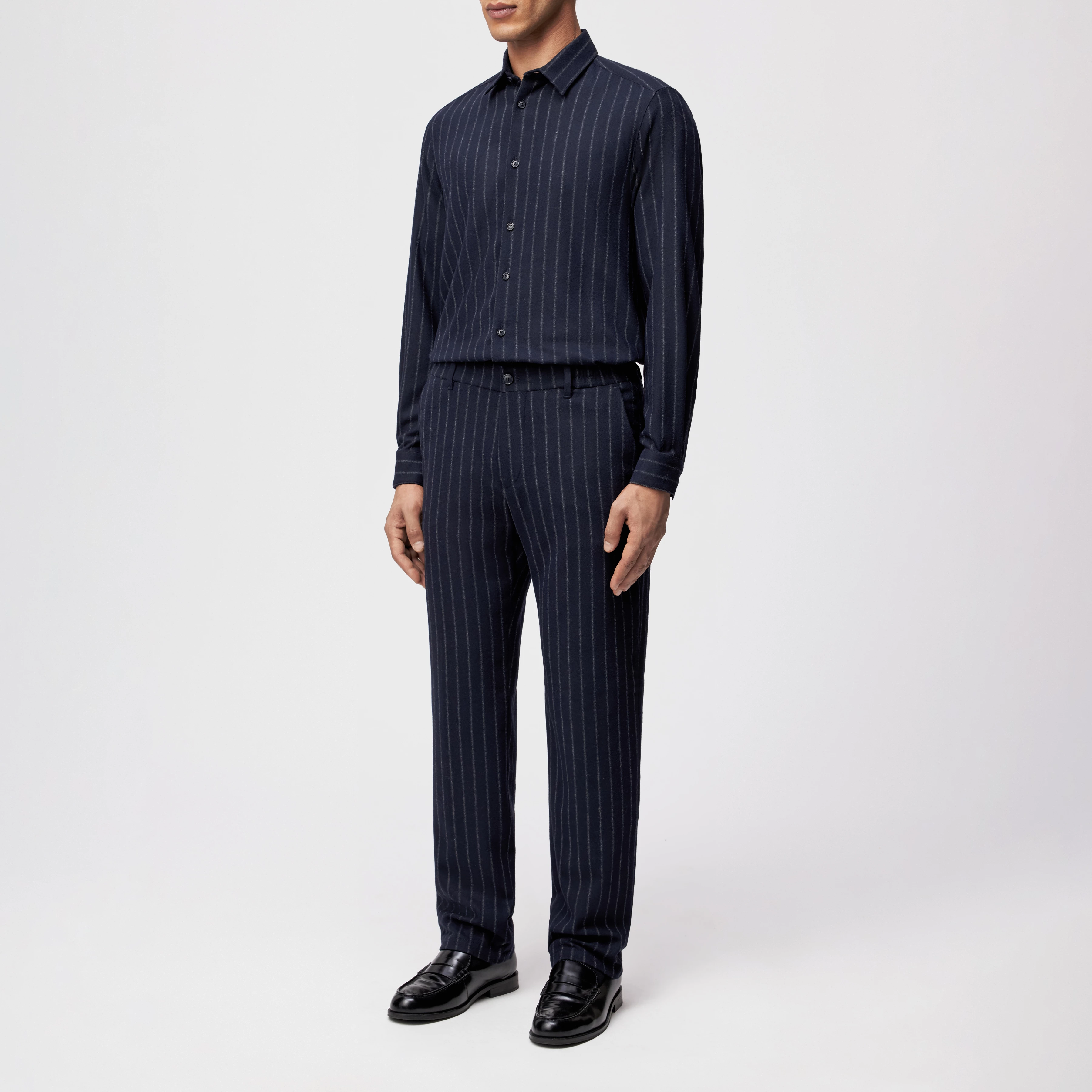 GARONA_B - Casual chinos in flannel - men - blue - Ganzkörper-Frontansicht