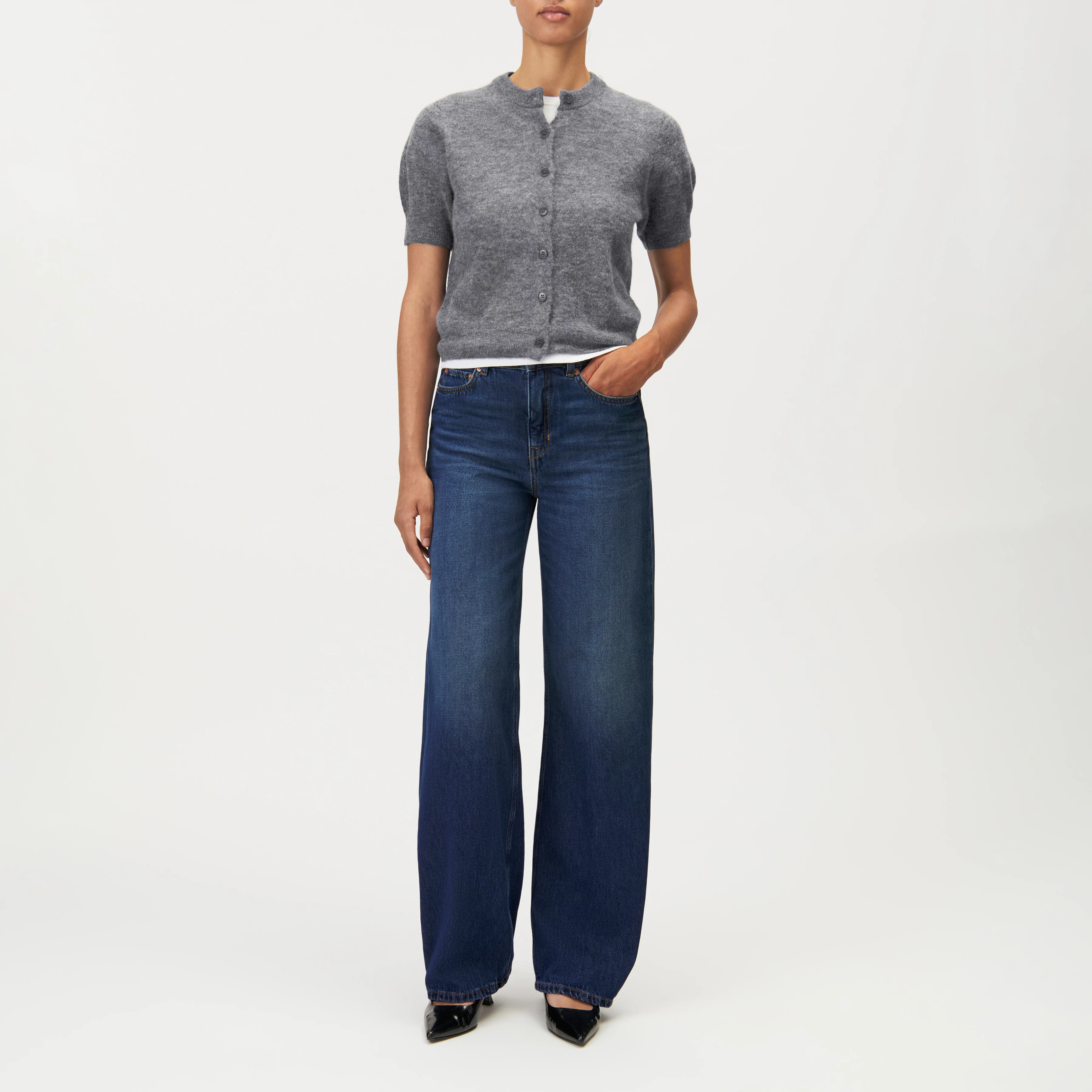 DARYANI - Alpaca-blend cropped cardigan - women - grey - Ganzkörper-Frontansicht