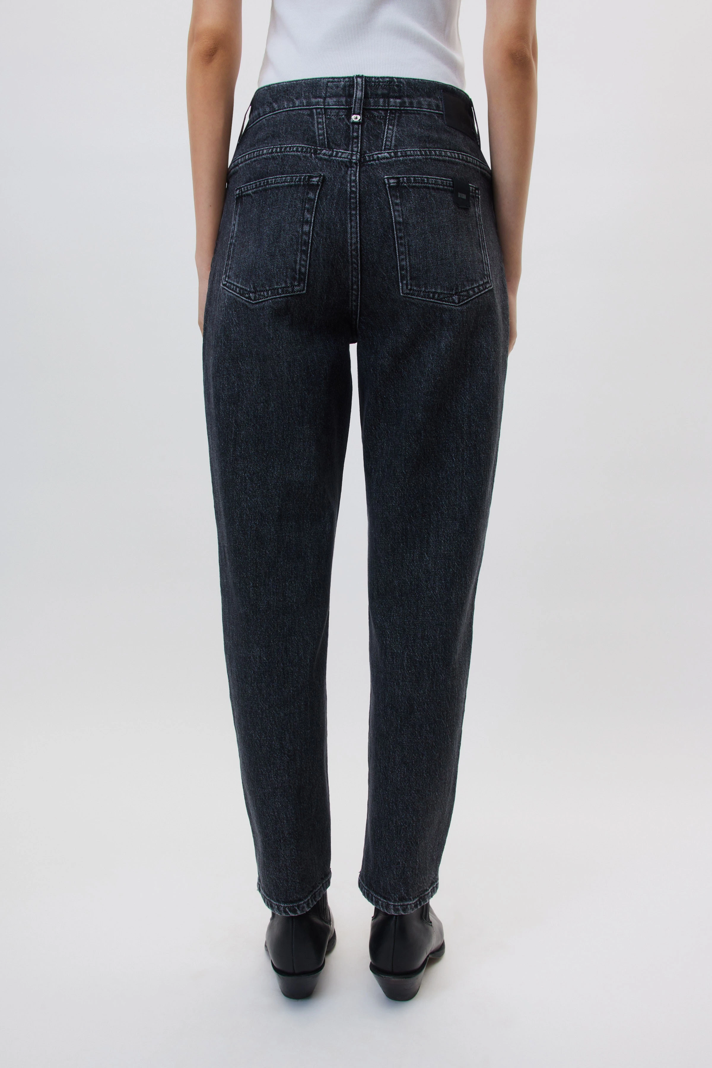 MOM_1 - Mom Jeans in Stretch-Denim - Damen - schwarz - Rückansicht
