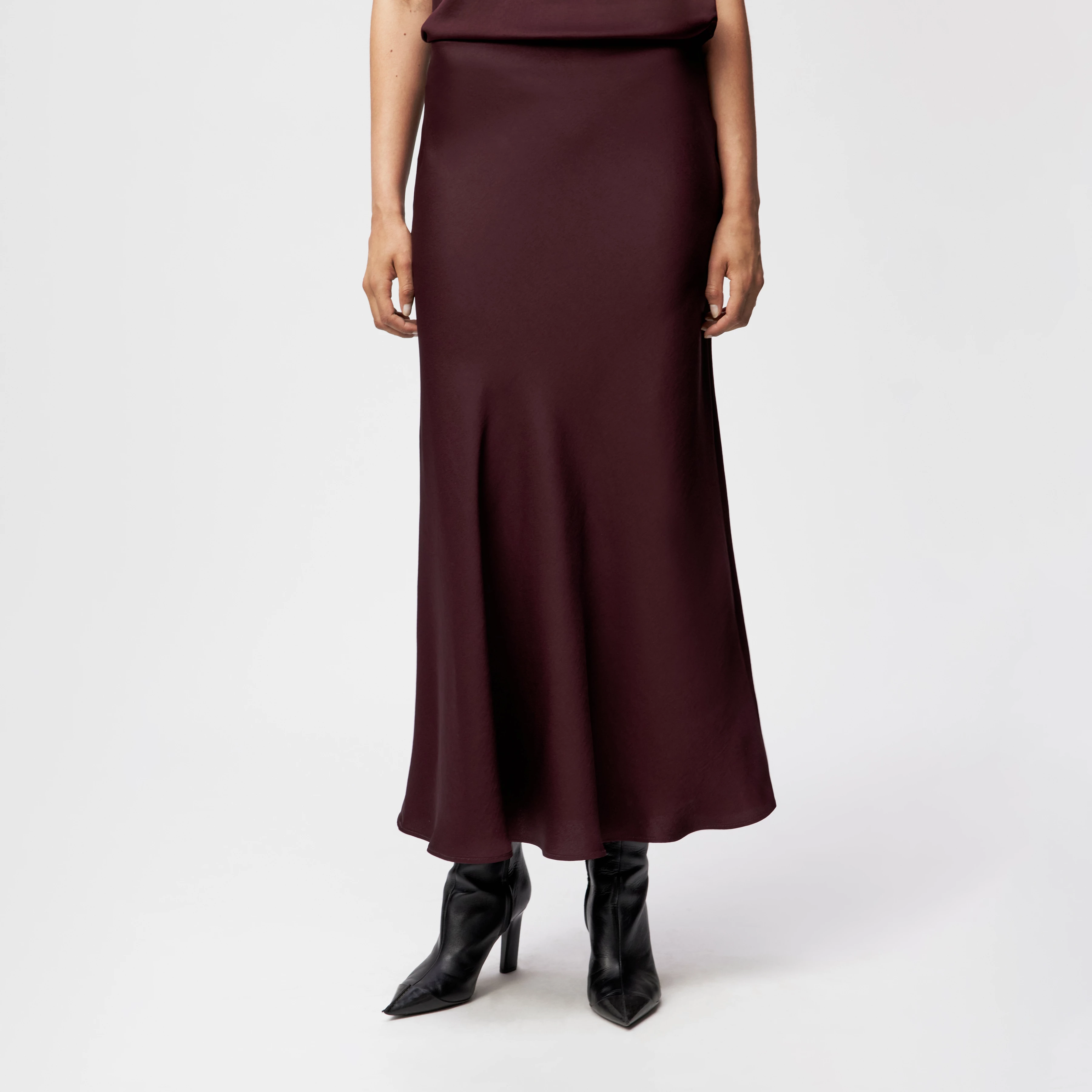 NEVIDA - Slips-Skirt in Maxilänge in Satin - Damen - rot - Frontansicht