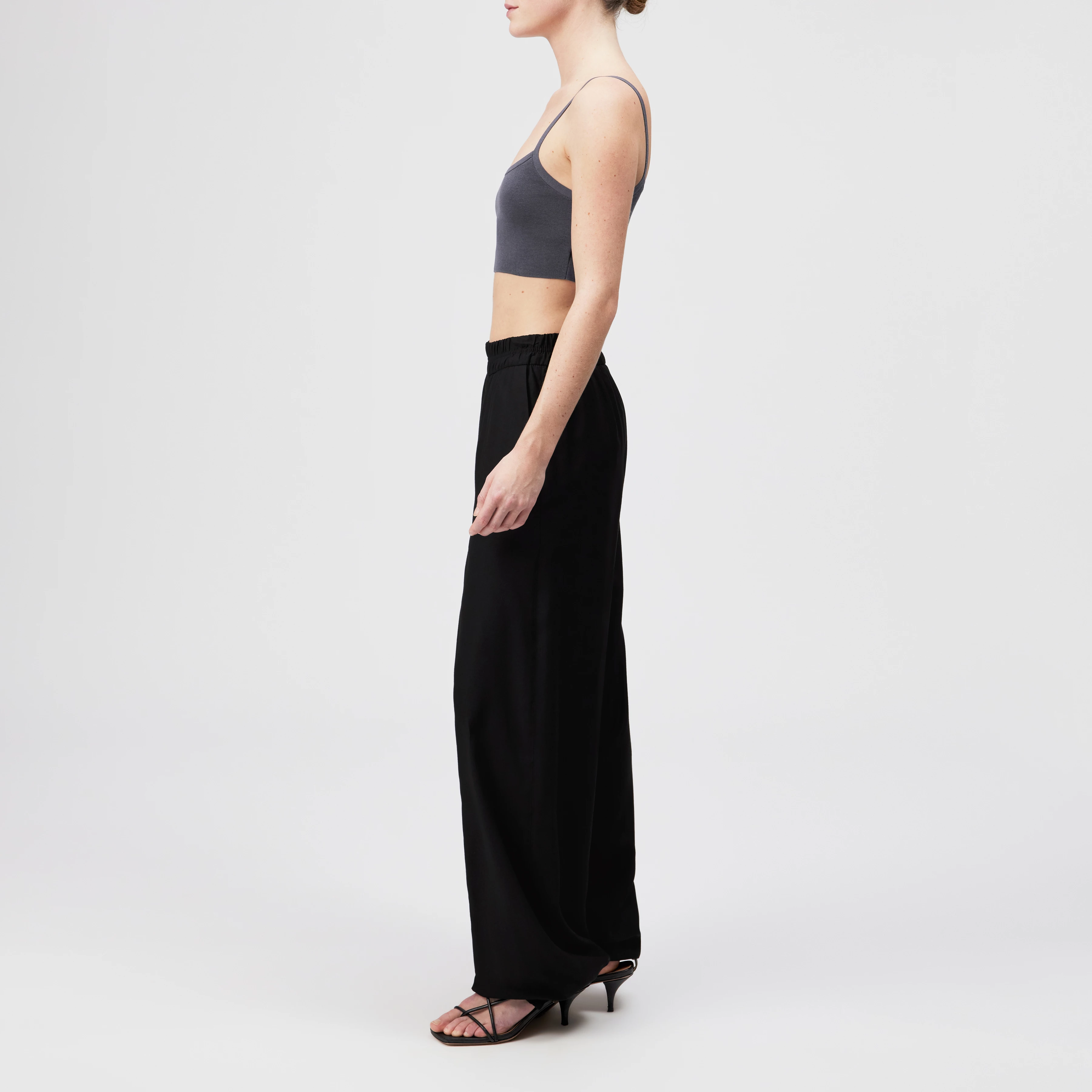 EITHER - Pantalon large en twill de viscose - women - noir - Seitenansicht