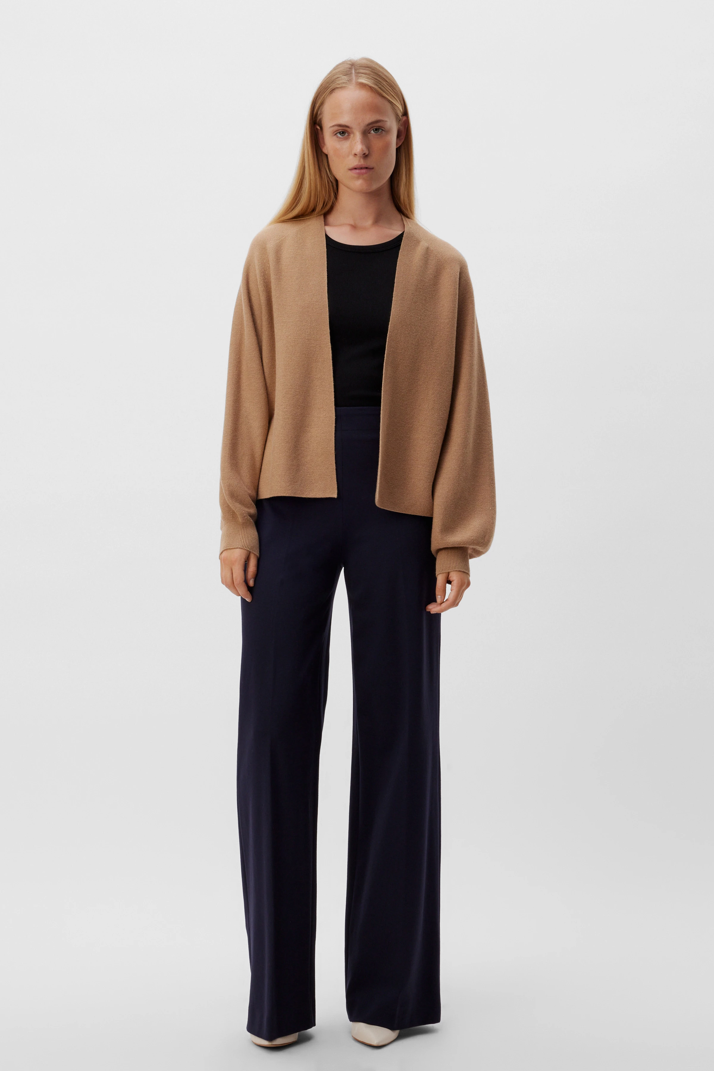 MANUI - Cardigan mit Kaschmir-Anteil - Damen - braun - Ganzkörper-Frontansicht