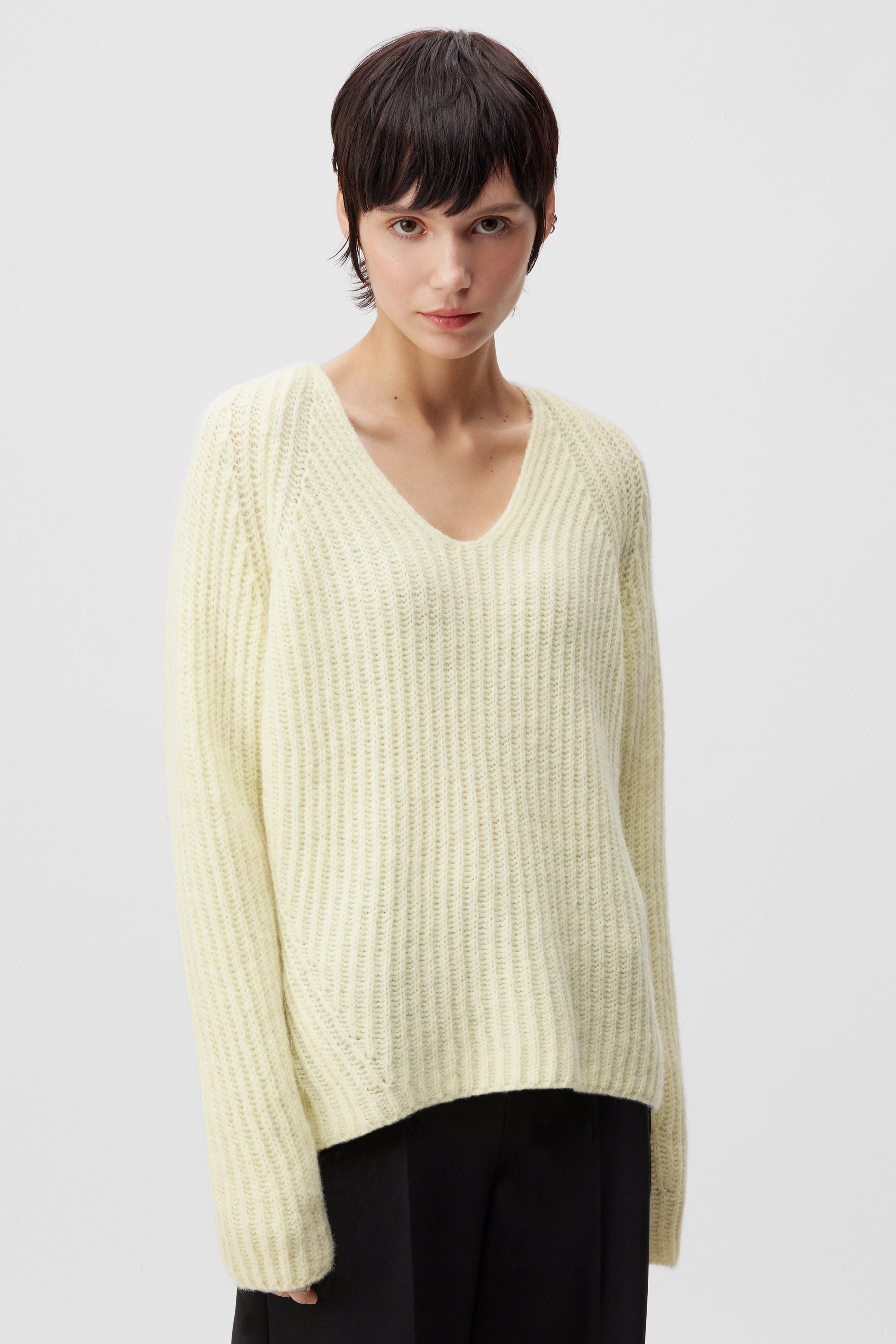 LYNETTE - trui van alpacamix - dames - geel - Frontansicht