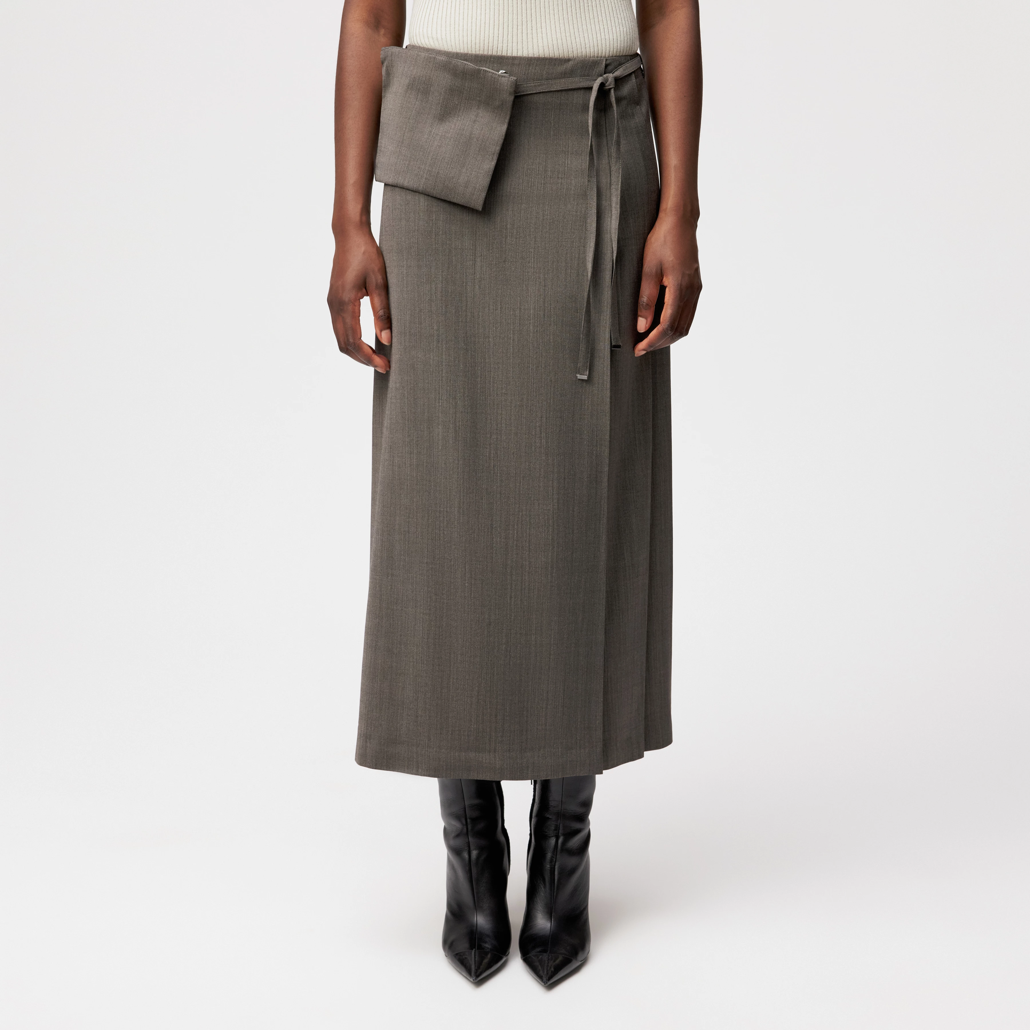 CHASITY_1 - Asymmetrical pleated skirt in bi-stretch - women - brown - Frontansicht