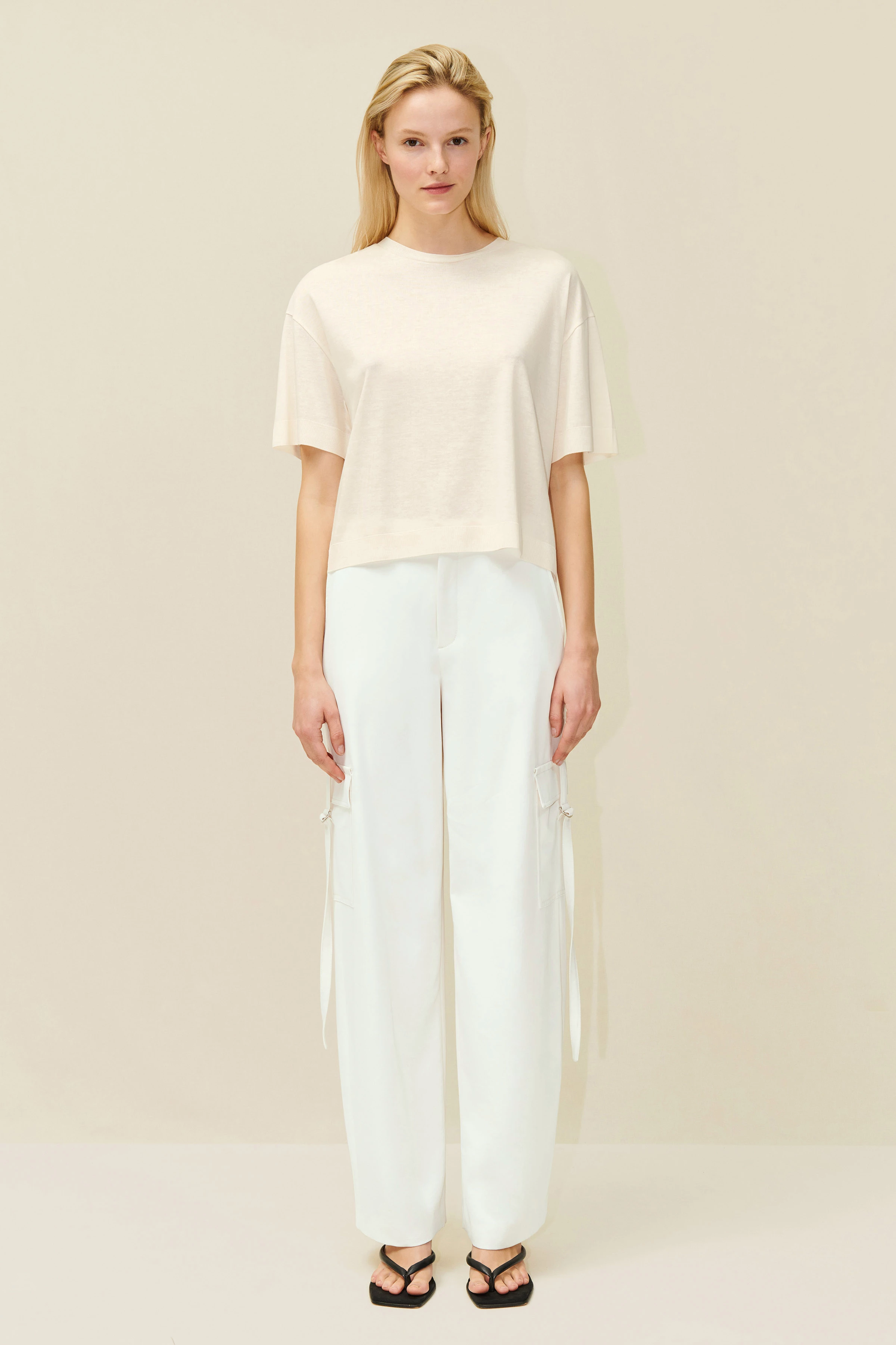 LILANI - Cropped T-shirt in a knitted look - women - beige - Ganzkörper-Frontansicht