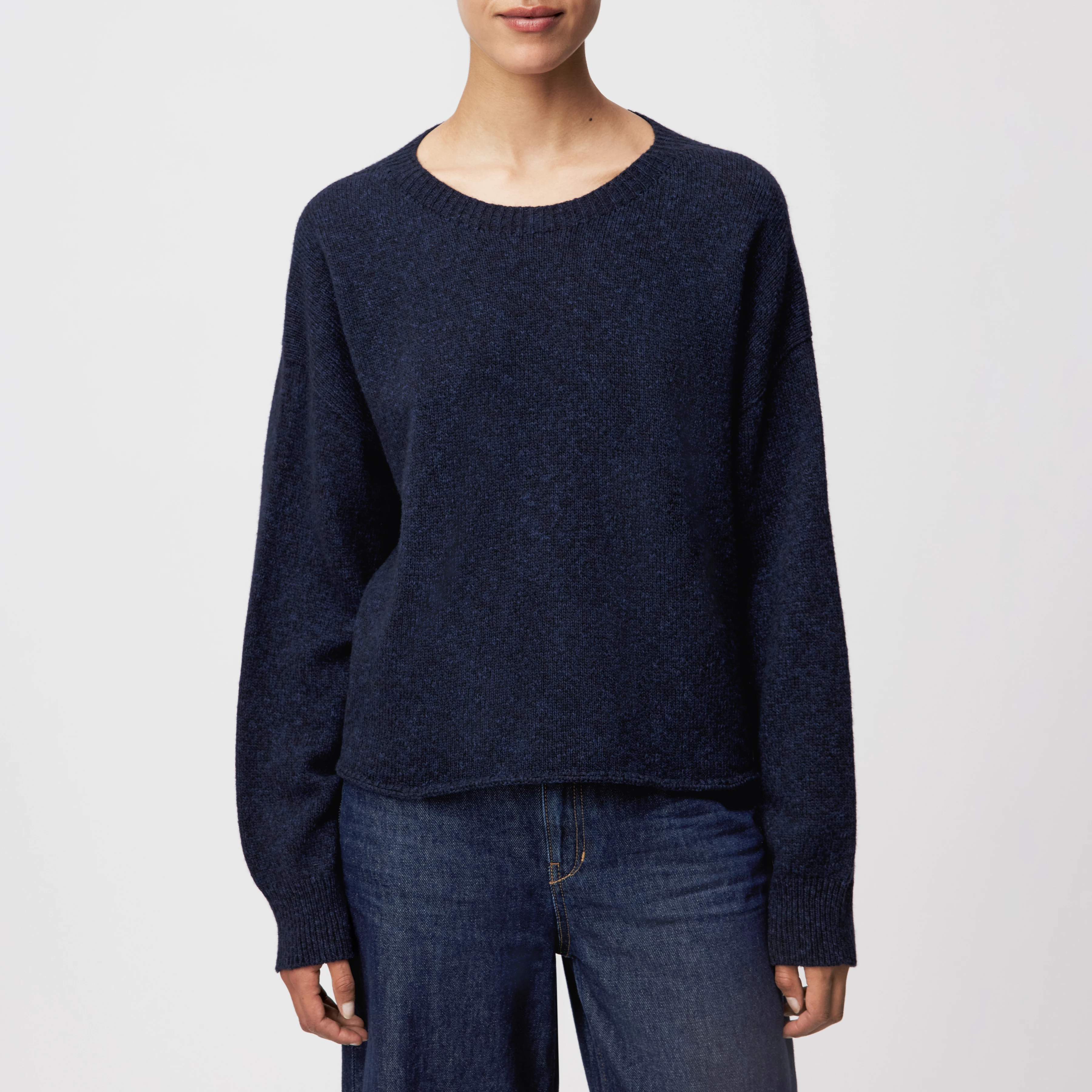 Manteau de fourrure en laine d'agneau pour femme : un choix chic et Manteau de fourrure en laine d'agneau pour femme : un choix chic et