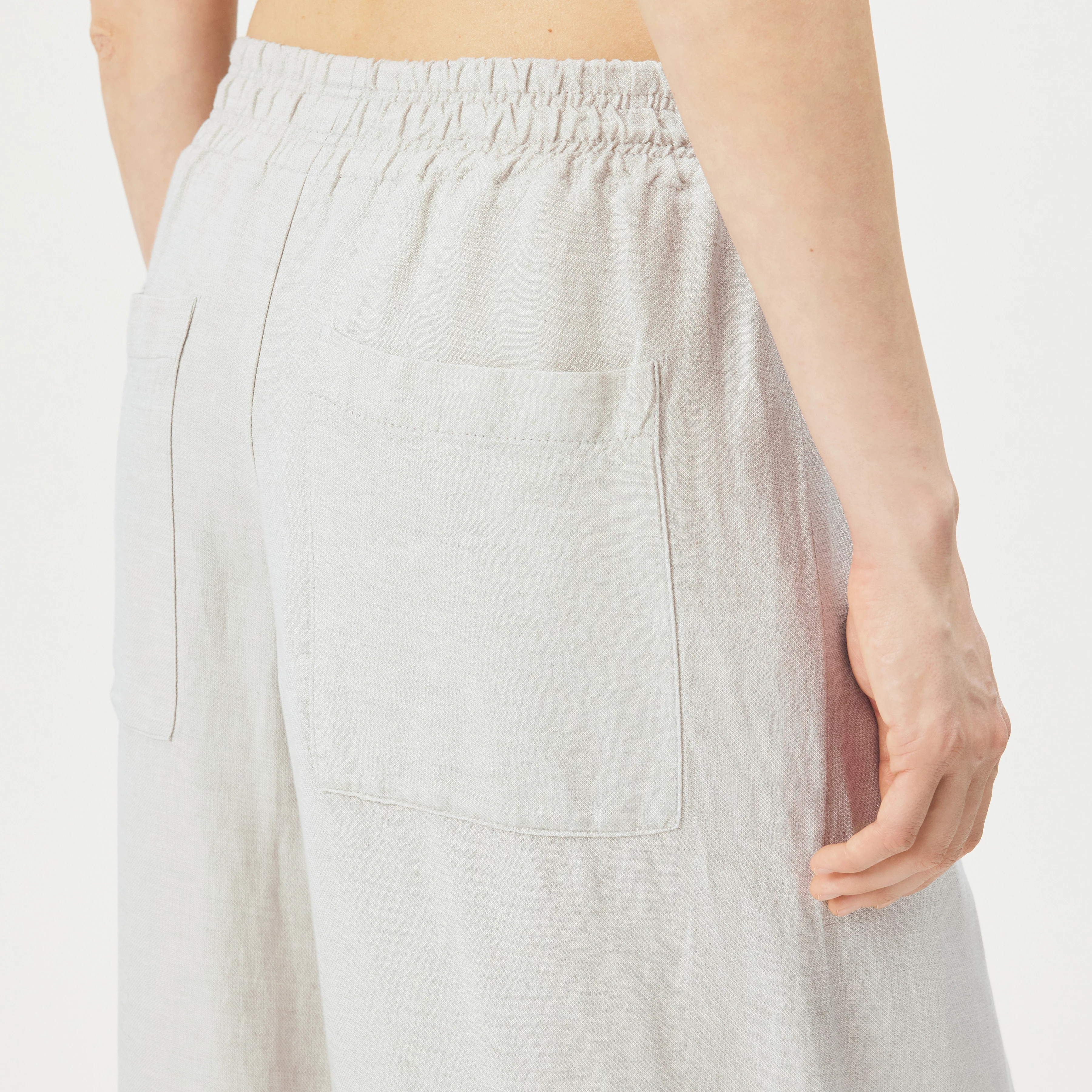 CEILING - Bred buks i hør-viskose-blanding - women - grå - Detailansicht am Model