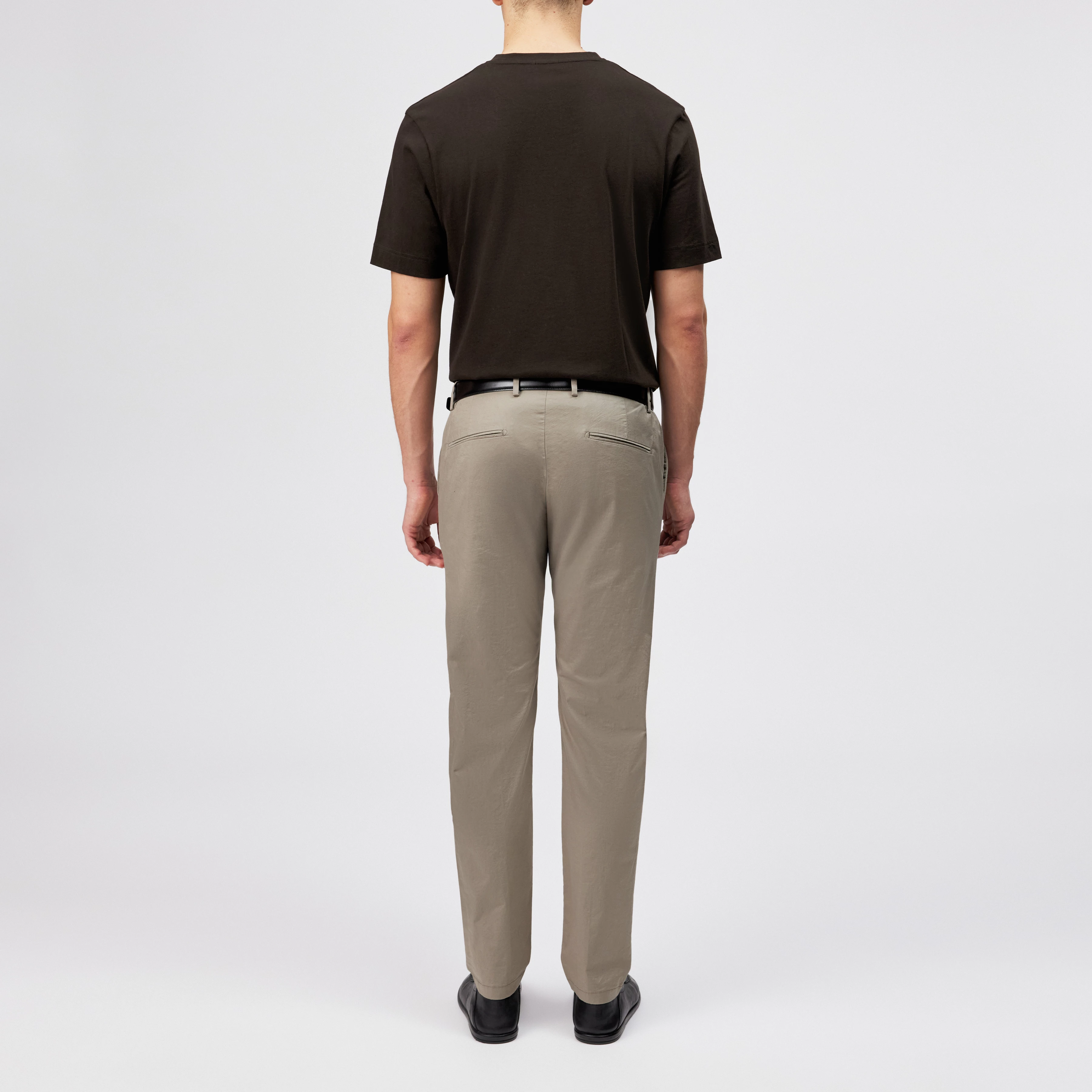 AJEND - Ready-made trousers in cotton gabardine - men - beige - Rückansicht