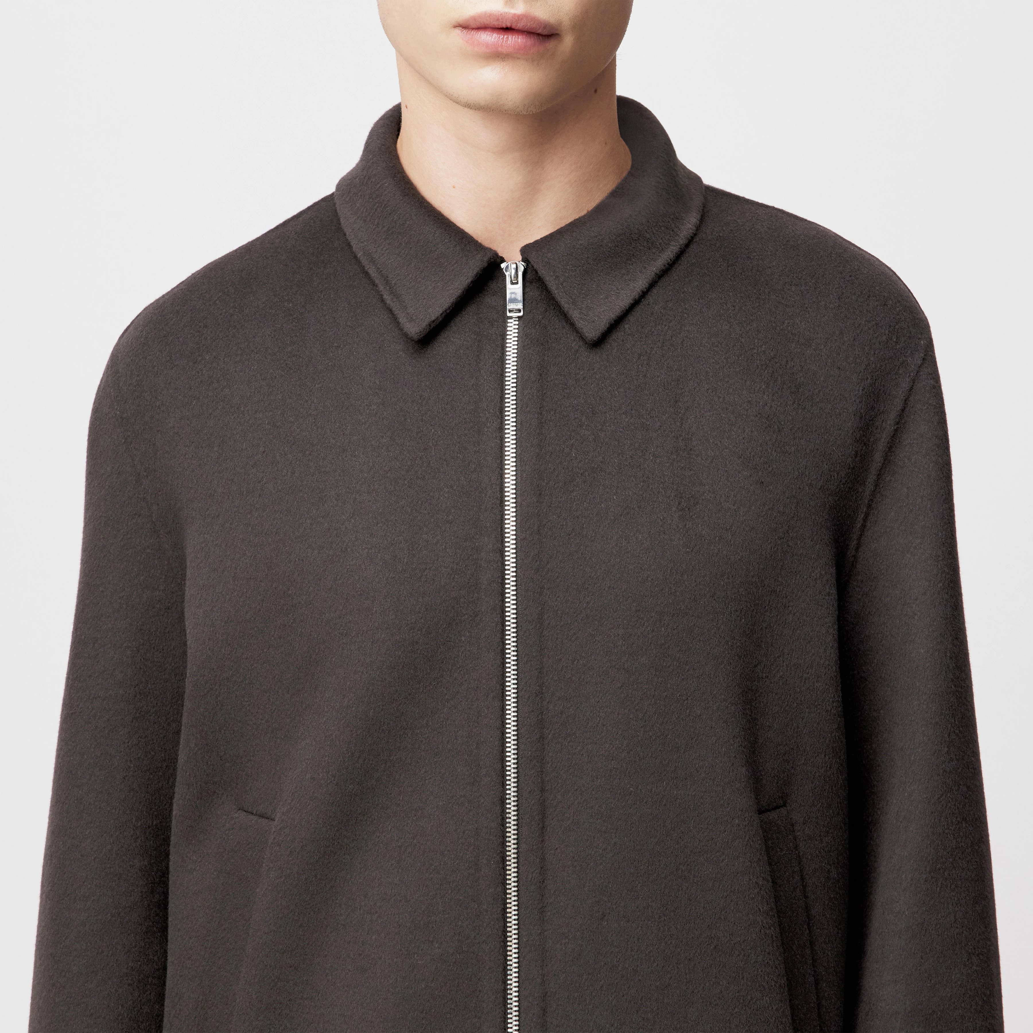 RIKKA_2 - Jacke in Woll-Doubleface - Herren - braun - Detailansicht am Model