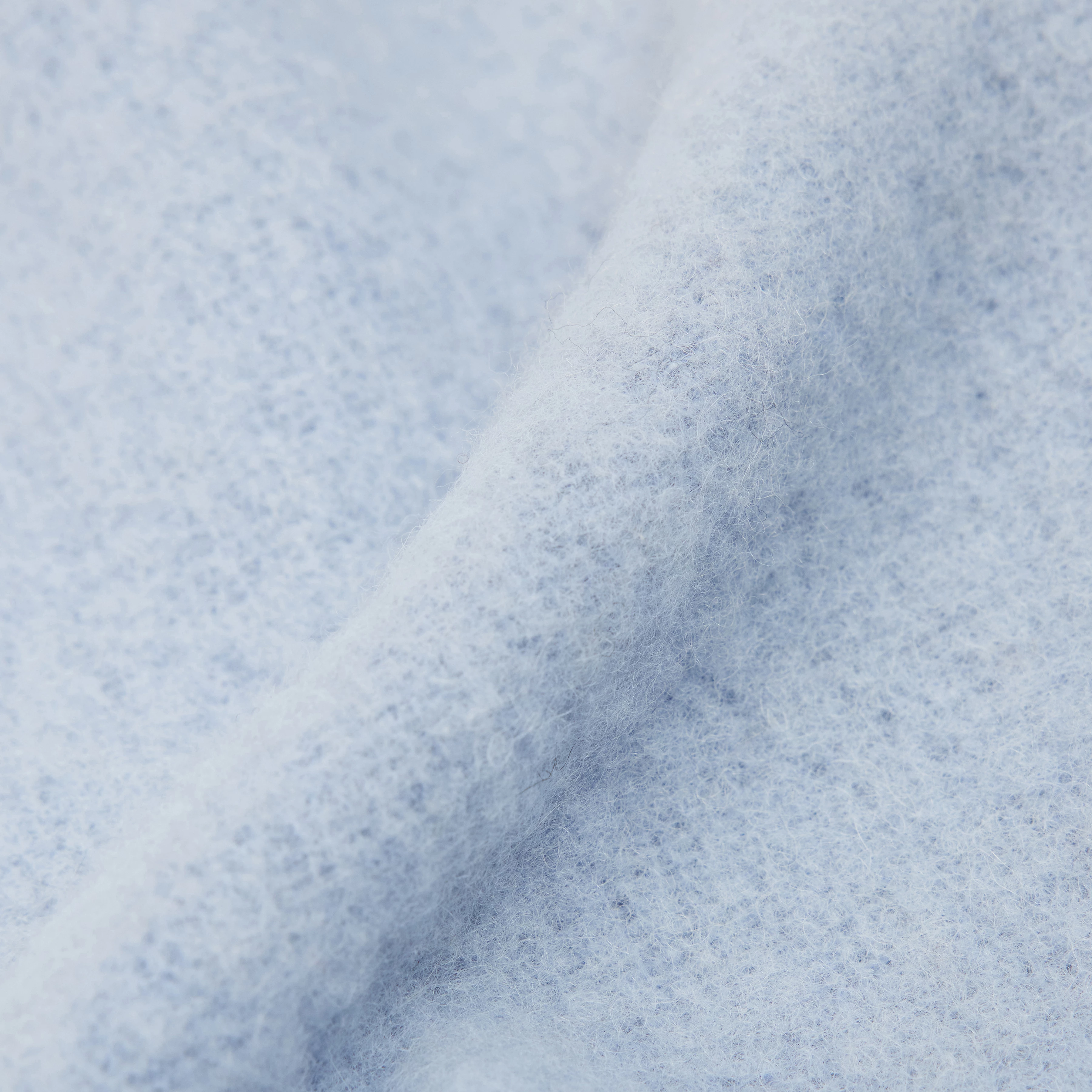 KASAY_2 - Schal in flauschigen Alpaka-Mix - Unisex - blau - Materialbild (B2C)