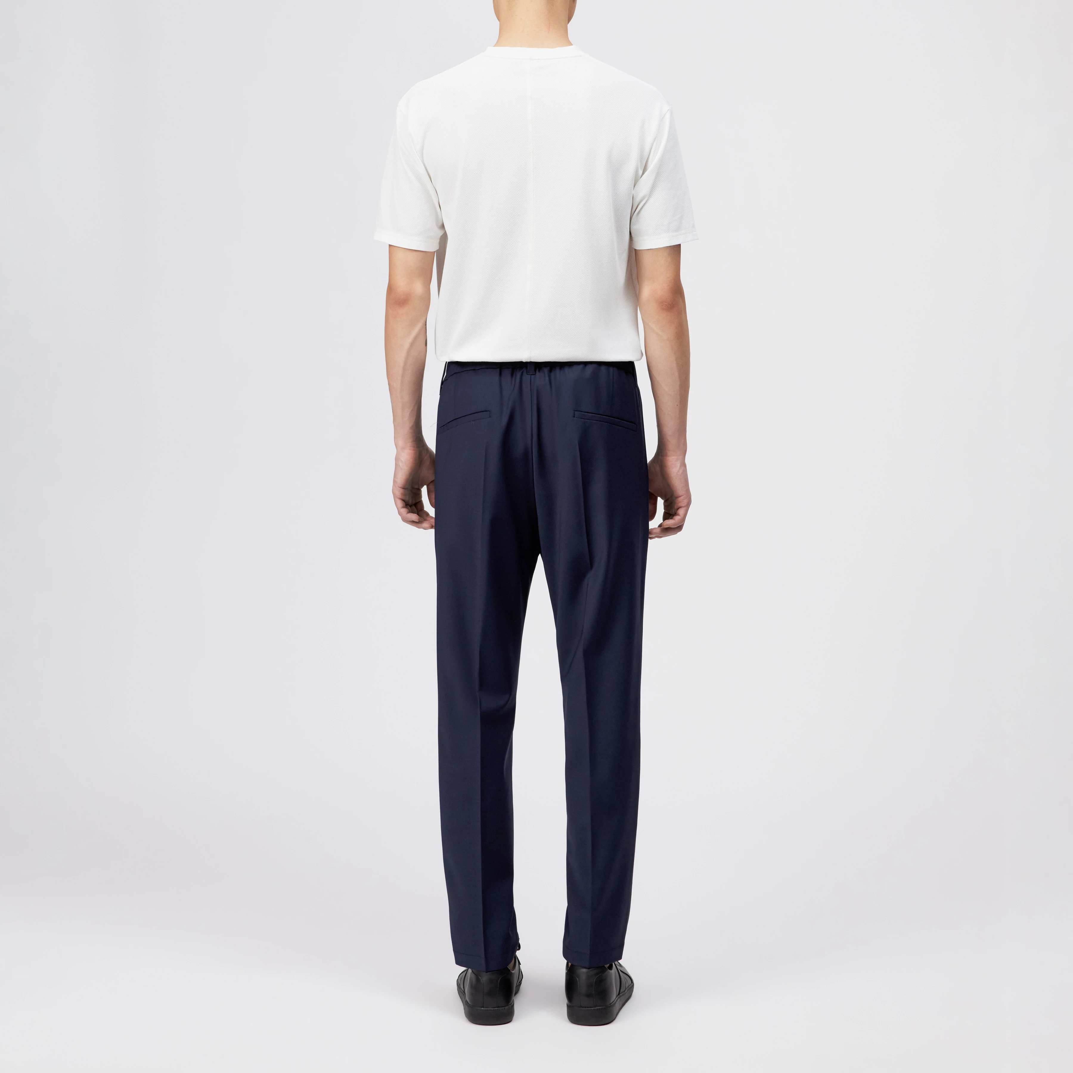 CHASY - Pantalon casual avec pli à la taille en bi-stretch - men - bleu - Rückansicht