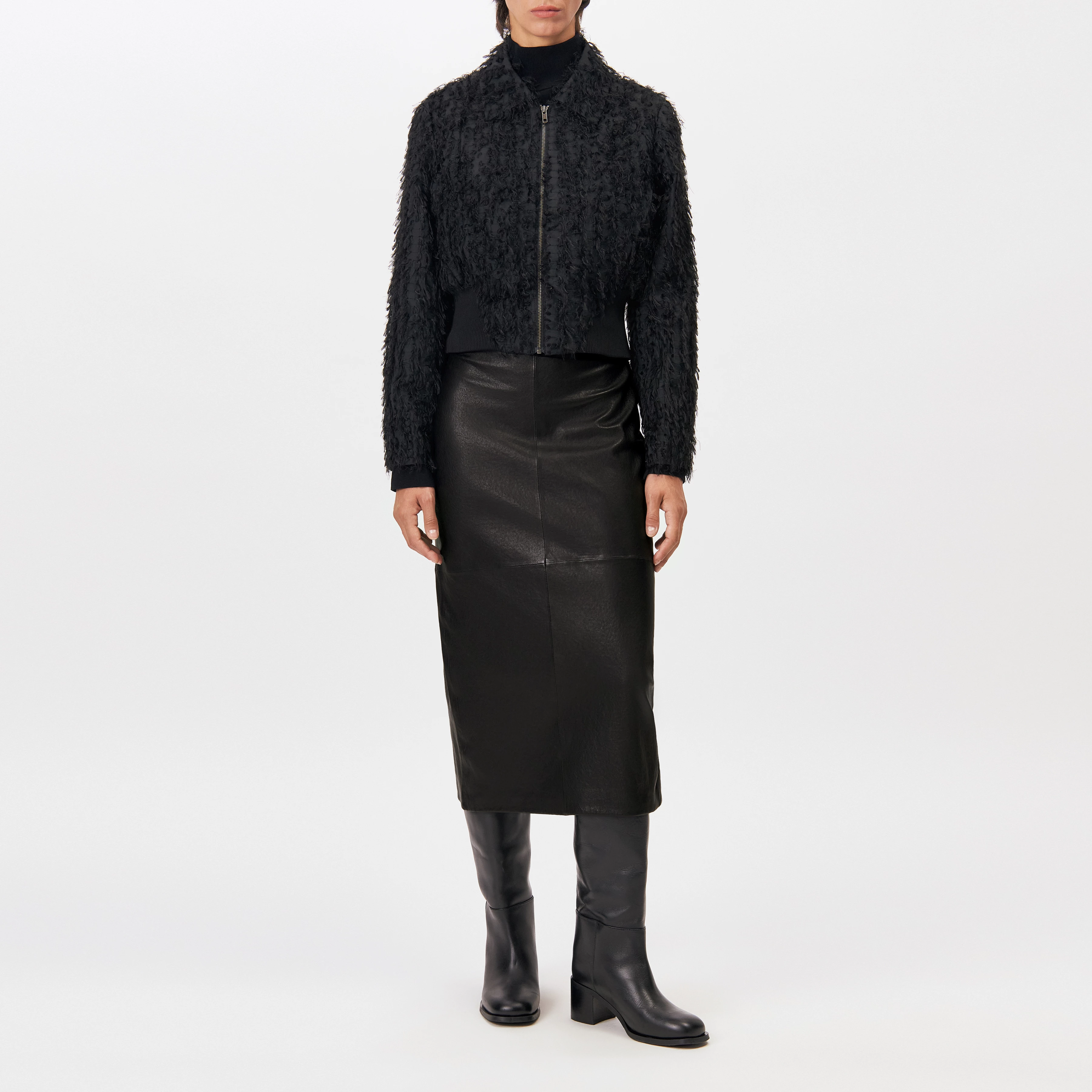 HIRAYA - Pure leather midi pencil skirt - women - black - Ganzkörper-Frontansicht