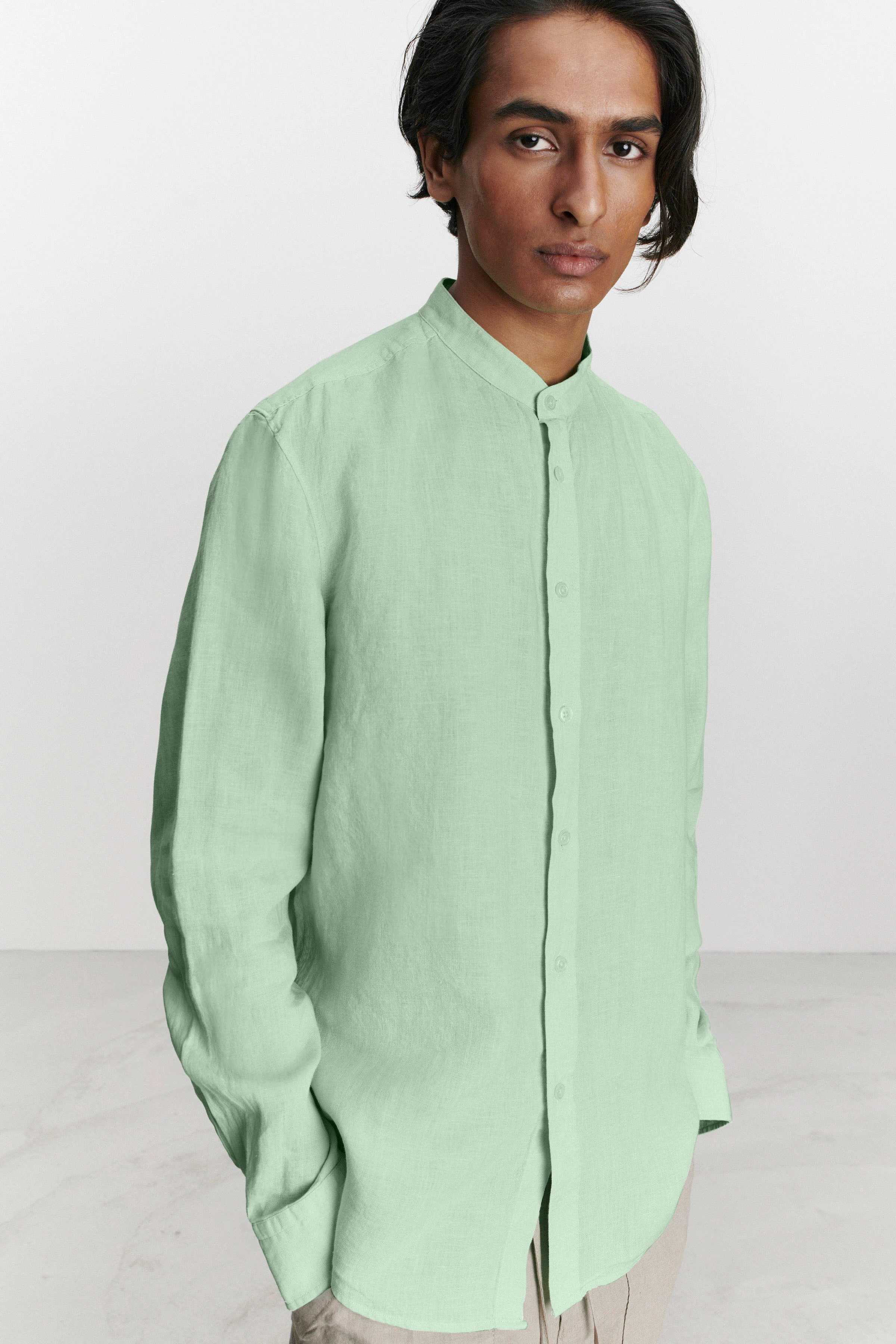 TAROK - Leinen Stehkragenhemd - Herren - grün - Frontansicht