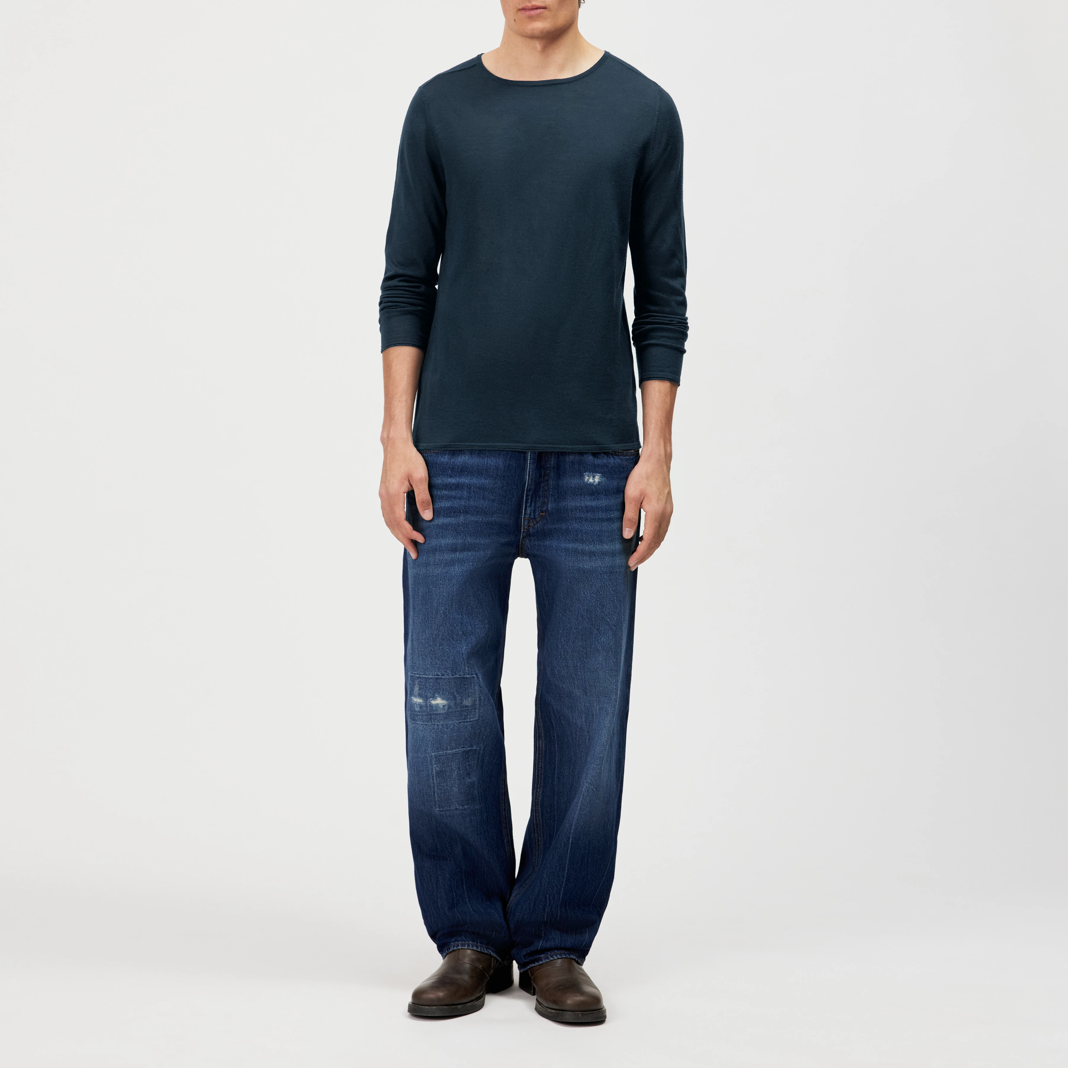 RIKONO - Fine merino wool knitted jumper - men - green - Ganzkörper-Frontansicht