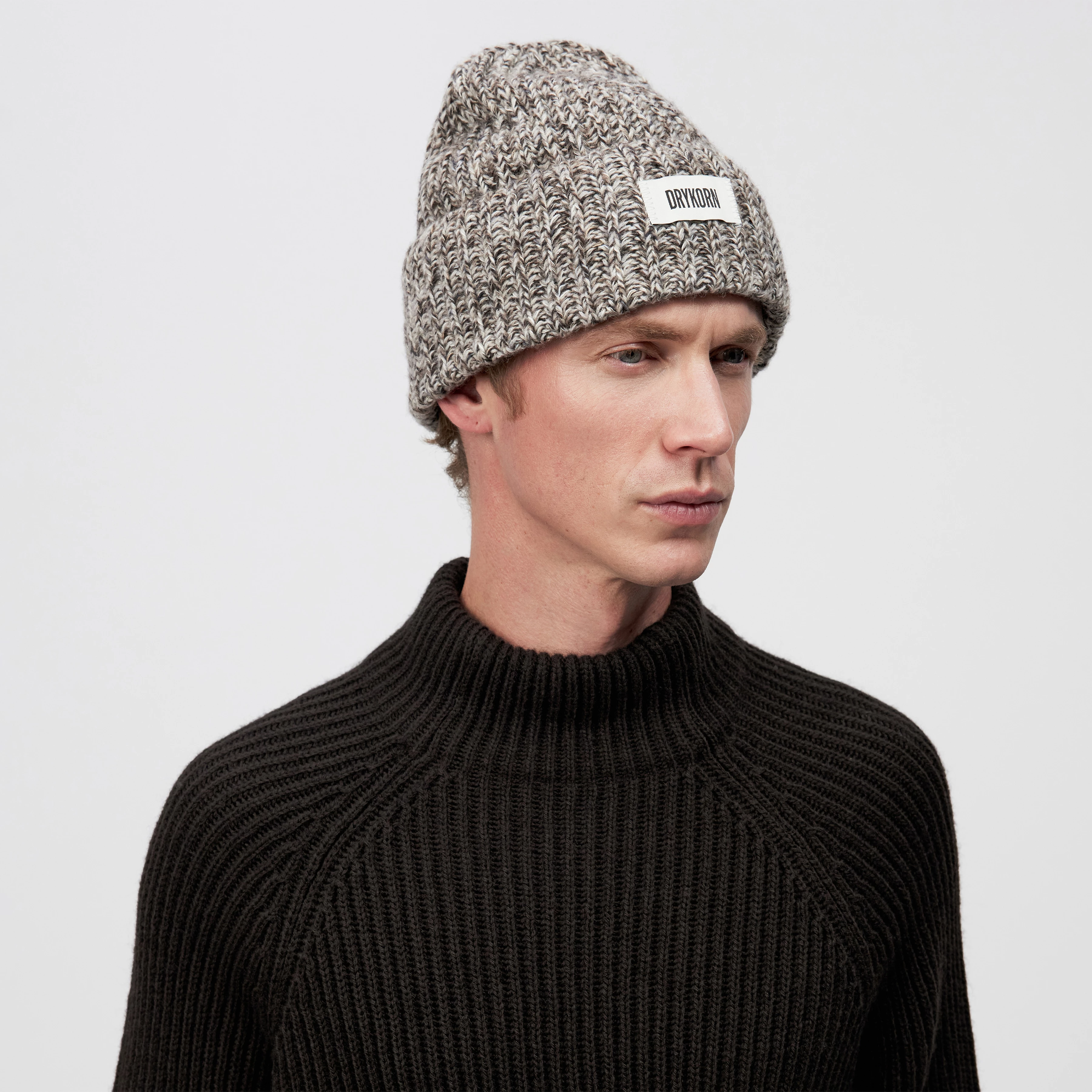 LOAH - Beanie in Woll-Baumwollmix - Unisex - braun - Seitenansicht