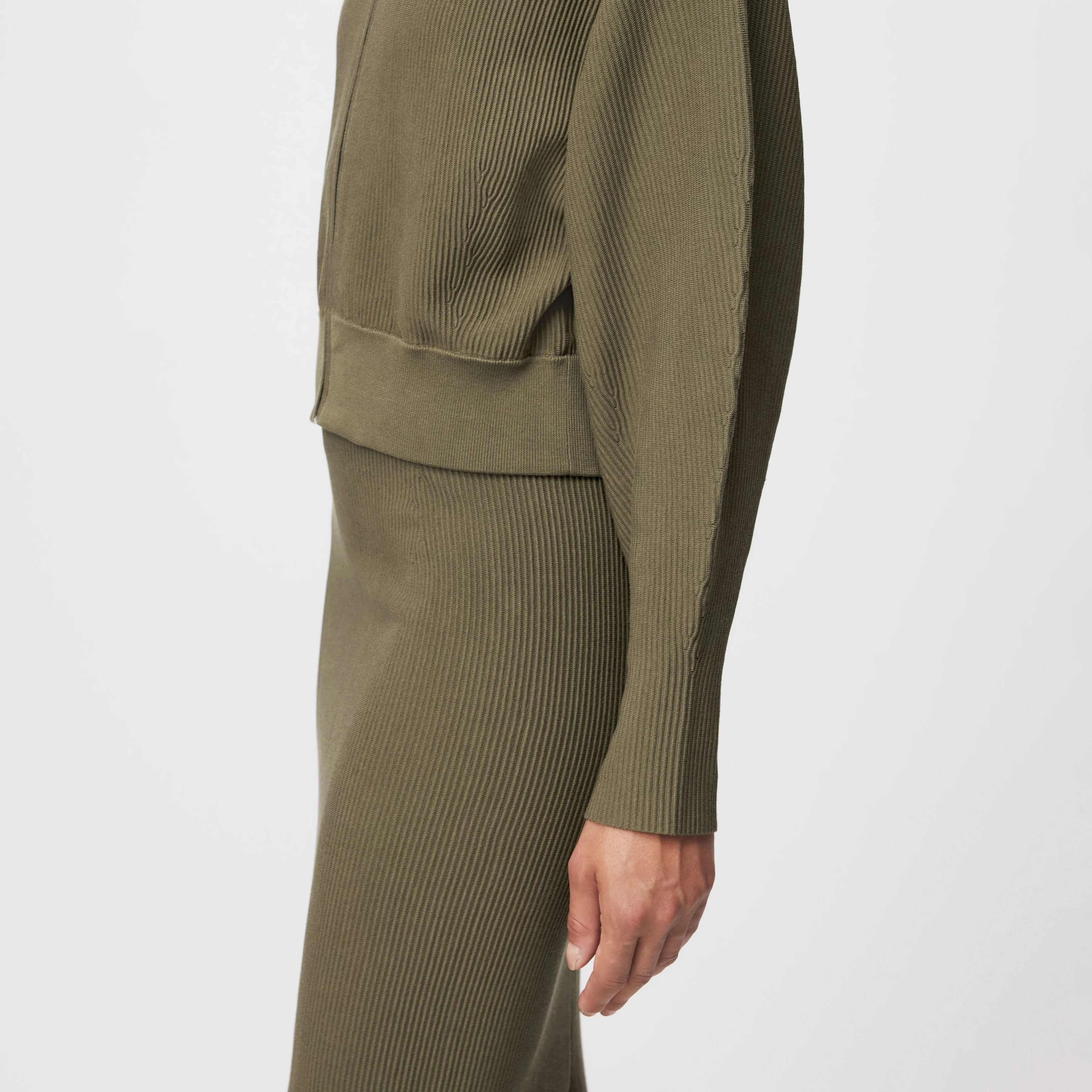 PHILOMENIA - Strick-Blouson in Baumwollstruktur - Damen - grün - Detailansicht am Model