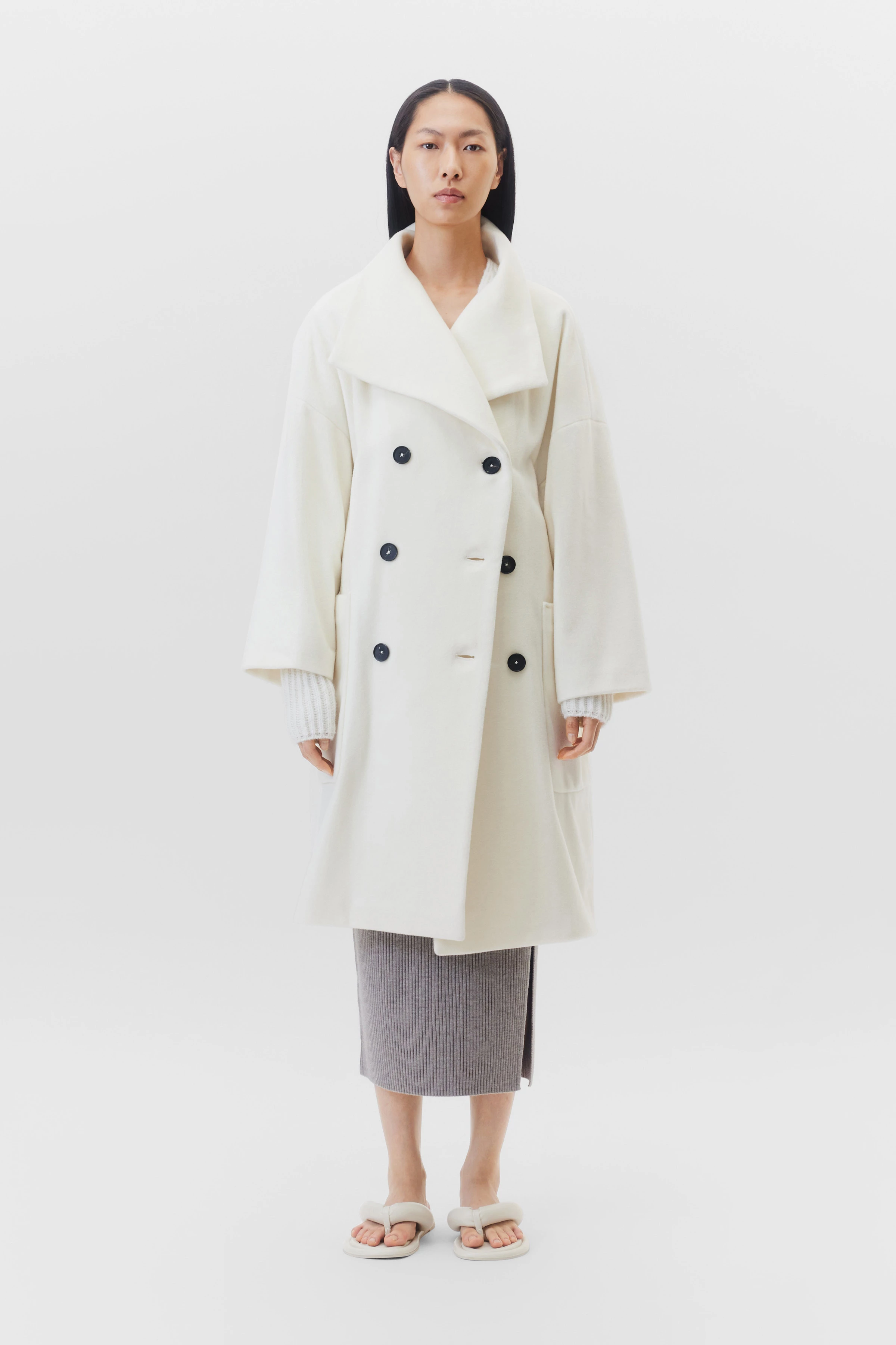 THEYDON - Oversized Mantel in Wollflausch - Damen - off white - Ganzkörper-Frontansicht