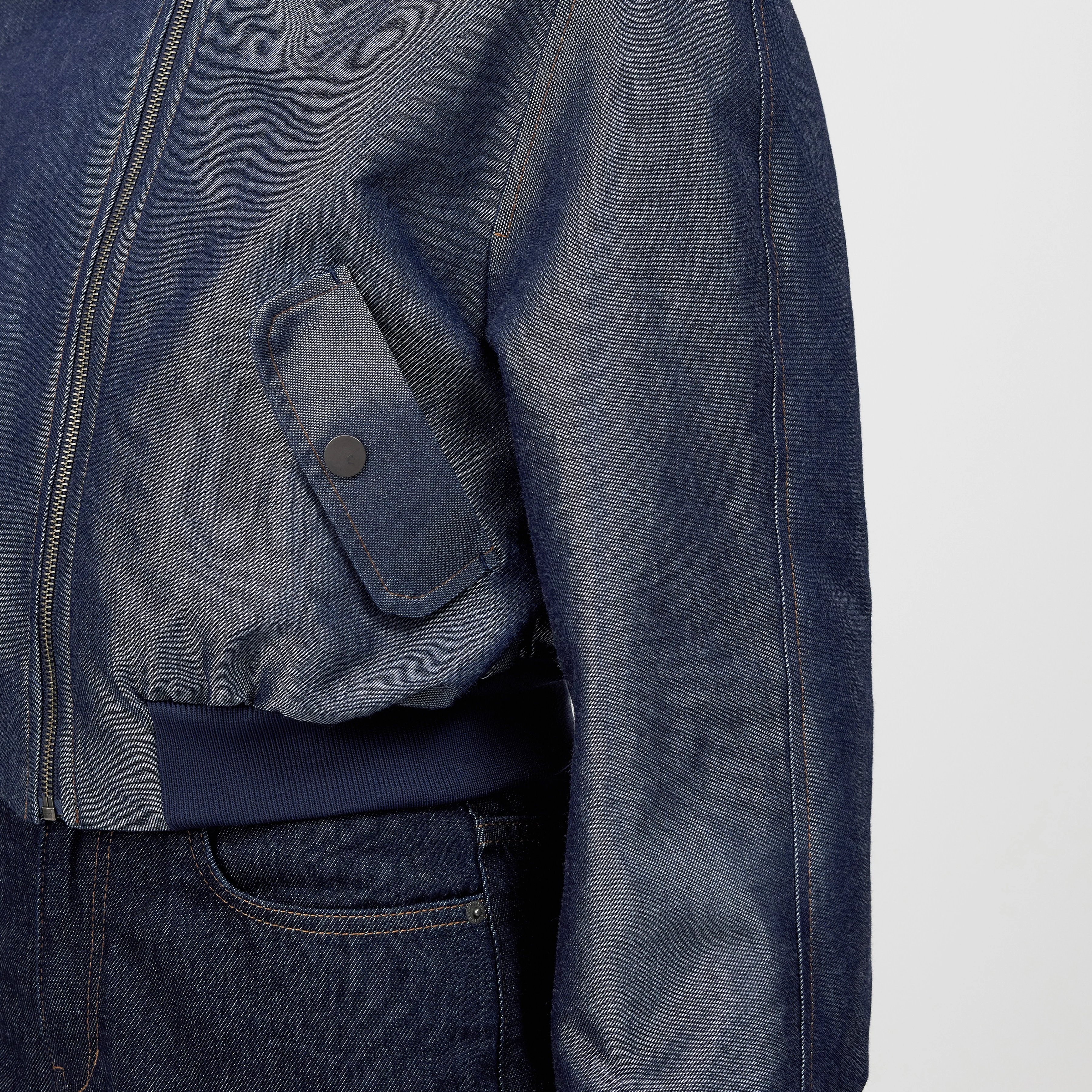 MARHAM - Blousonjacke in Blue Denim - Damen - blau - Detailansicht am Model