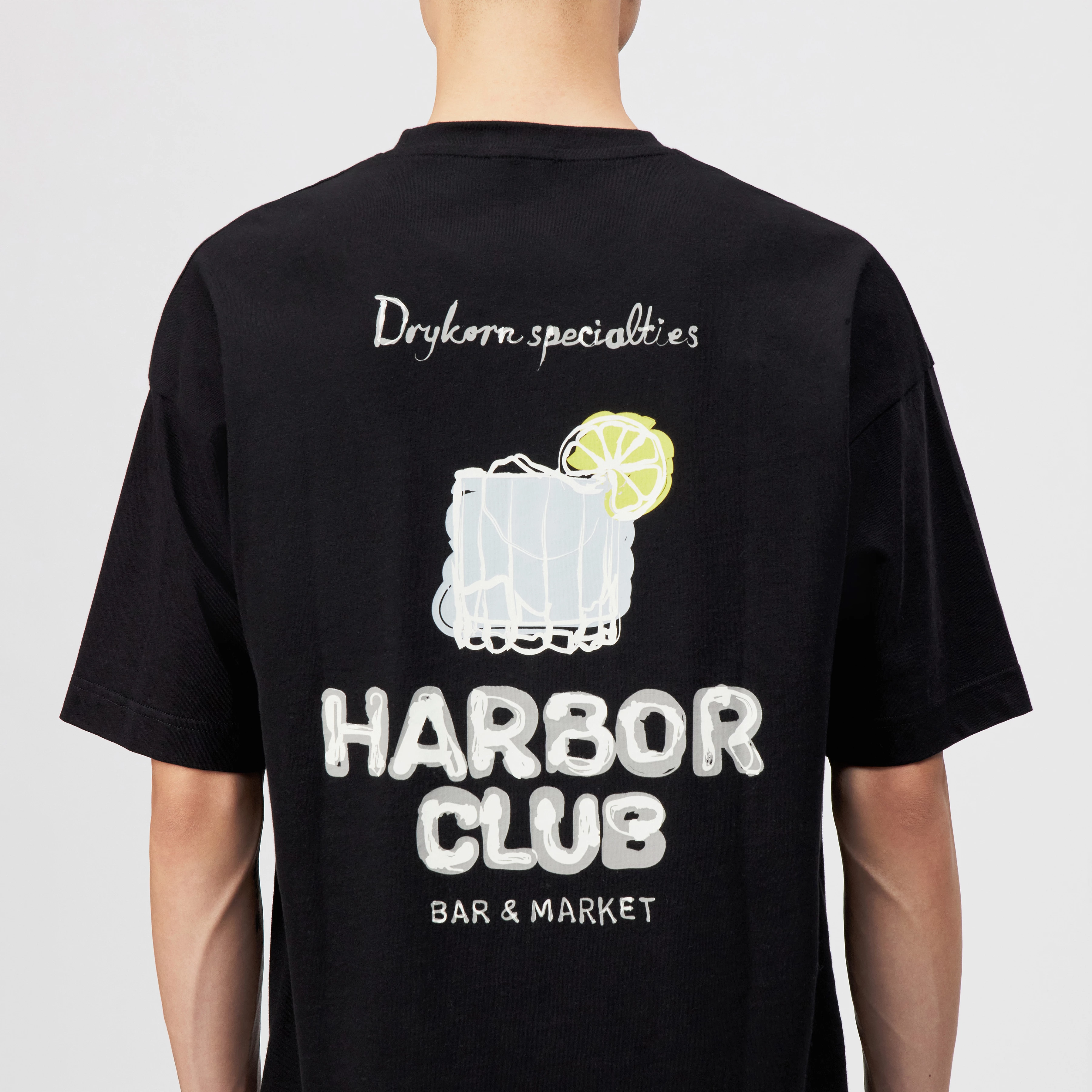 KAYRO_HC - Relaxed Fit T-Shirt in reiner Baumwolle mit Print - Herren - schwarz - Detailansicht am Model