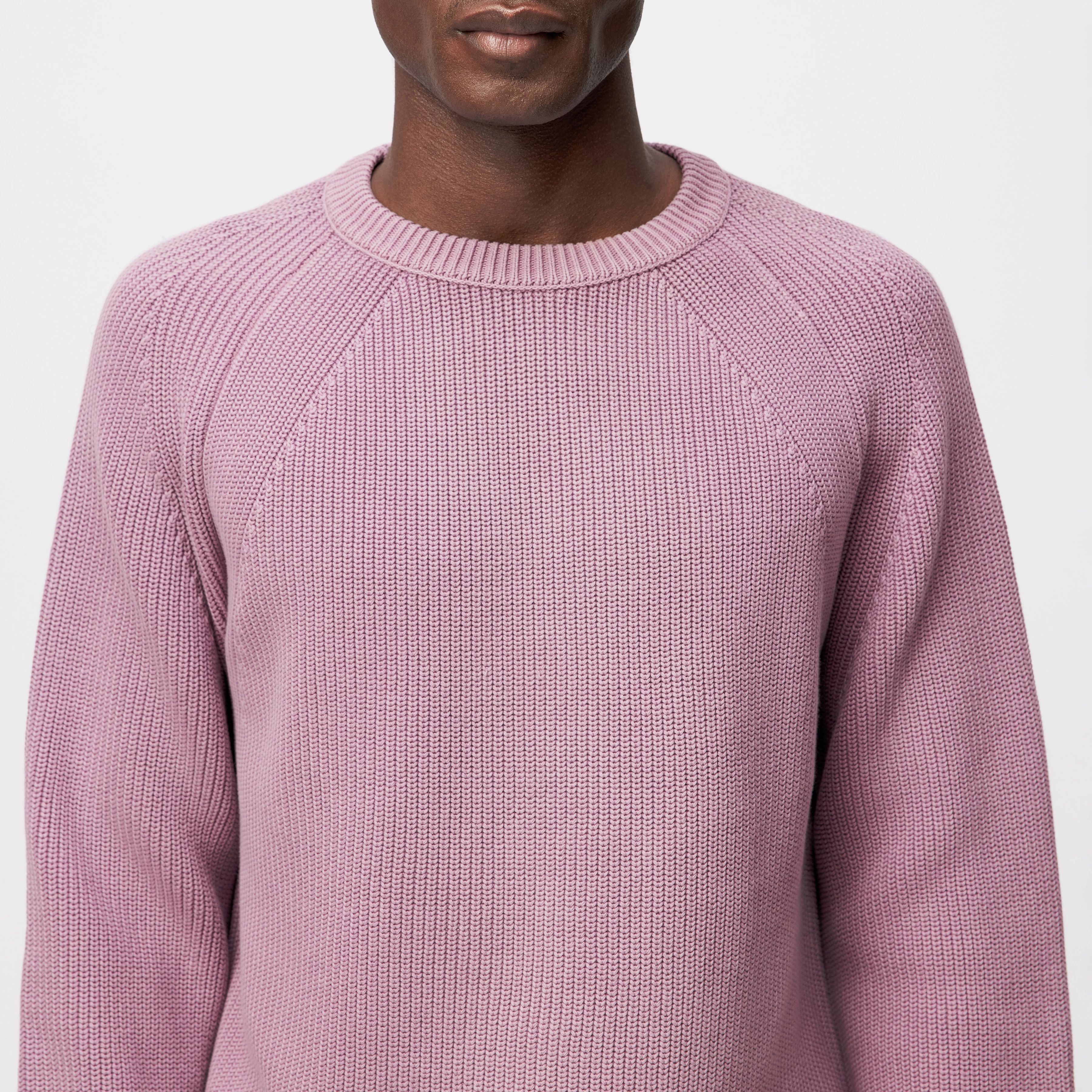 RIPPLEY - Strickpullover in gewaschener Baumwolle - Herren - lila - Detailansicht am Model