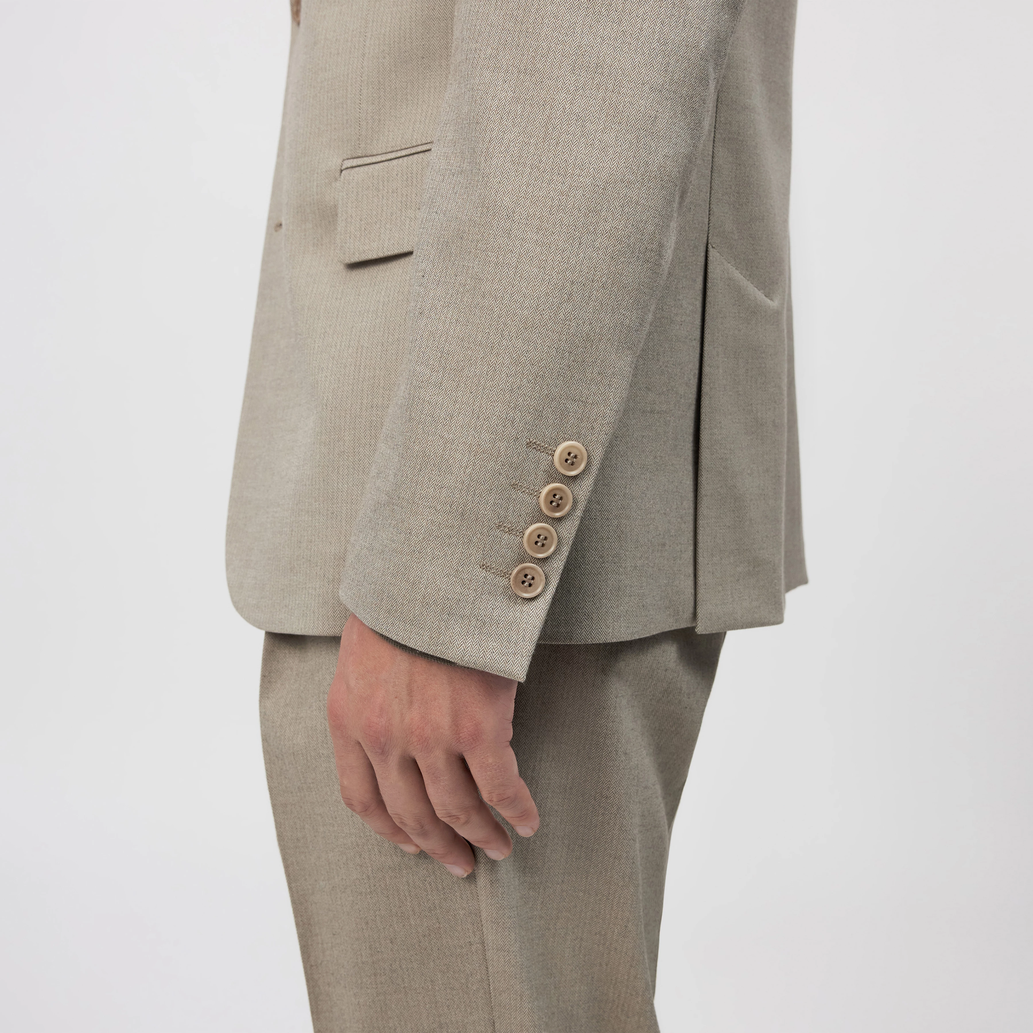 YAMES - Single-breasted jacket in viscose blend - men - brown - Detailansicht am Model