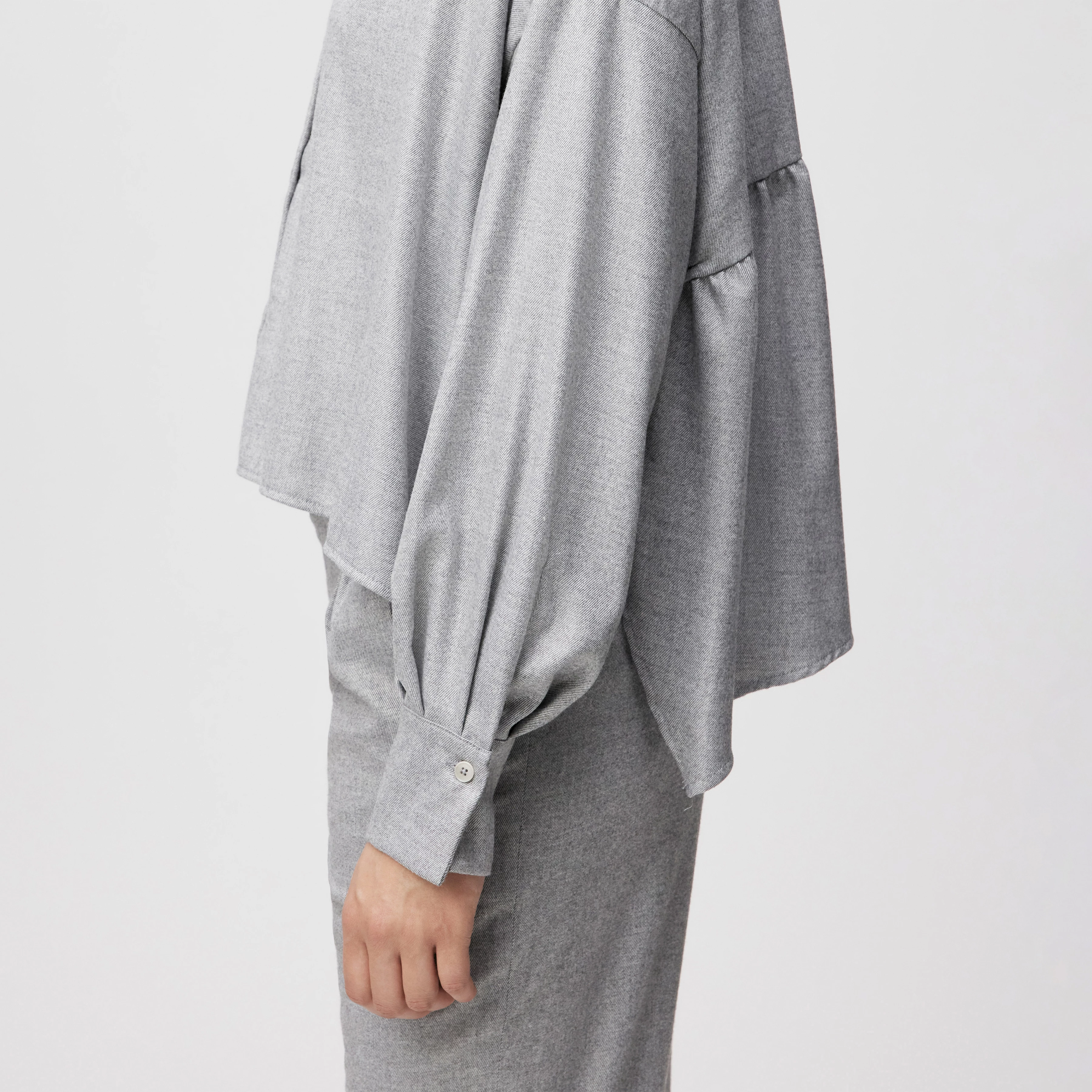 FLANNA - Shirt blouse in soft flannel - women - grey - Detailansicht am Model