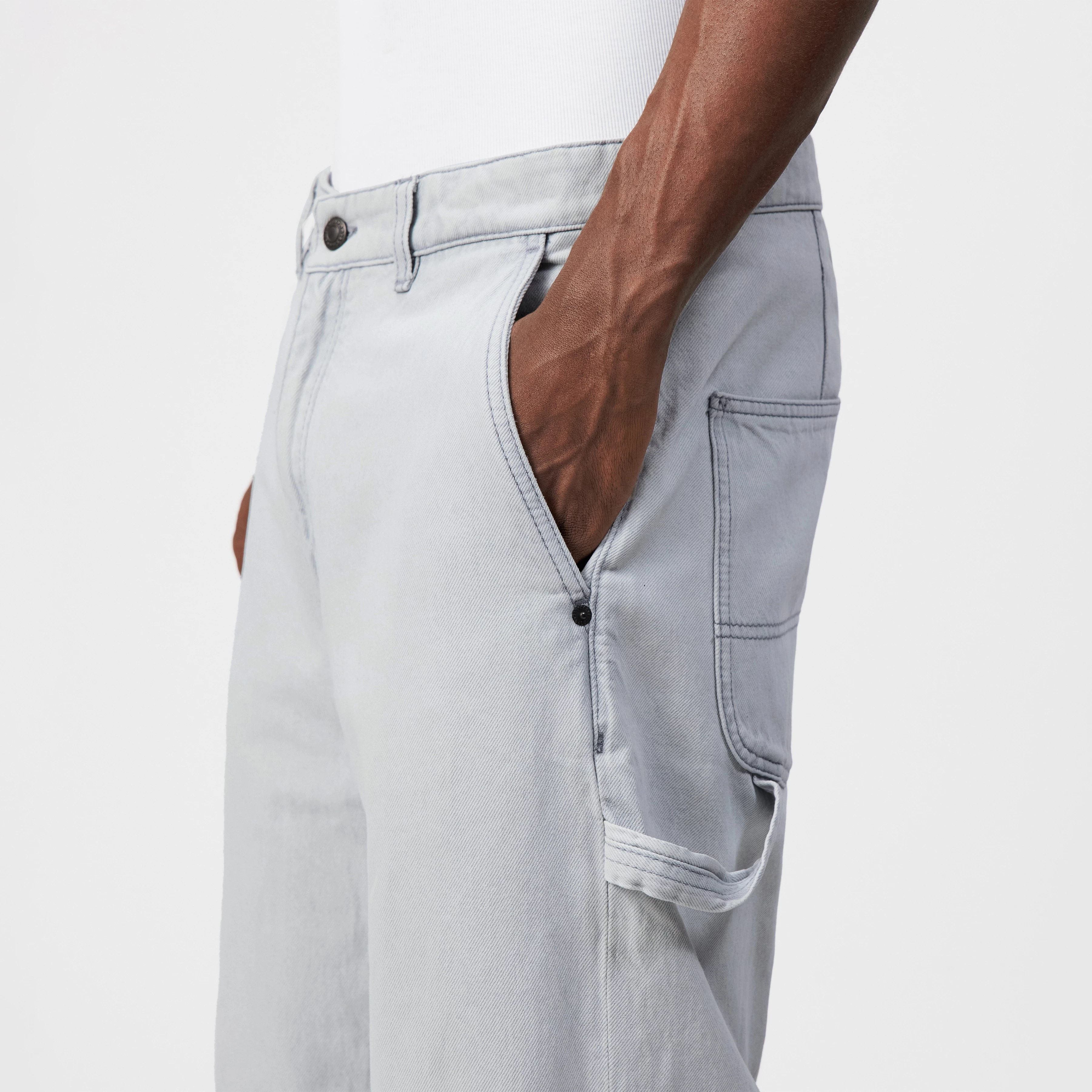 GONAGO - Utility-slange i denim - men - grå - Detailansicht am Model