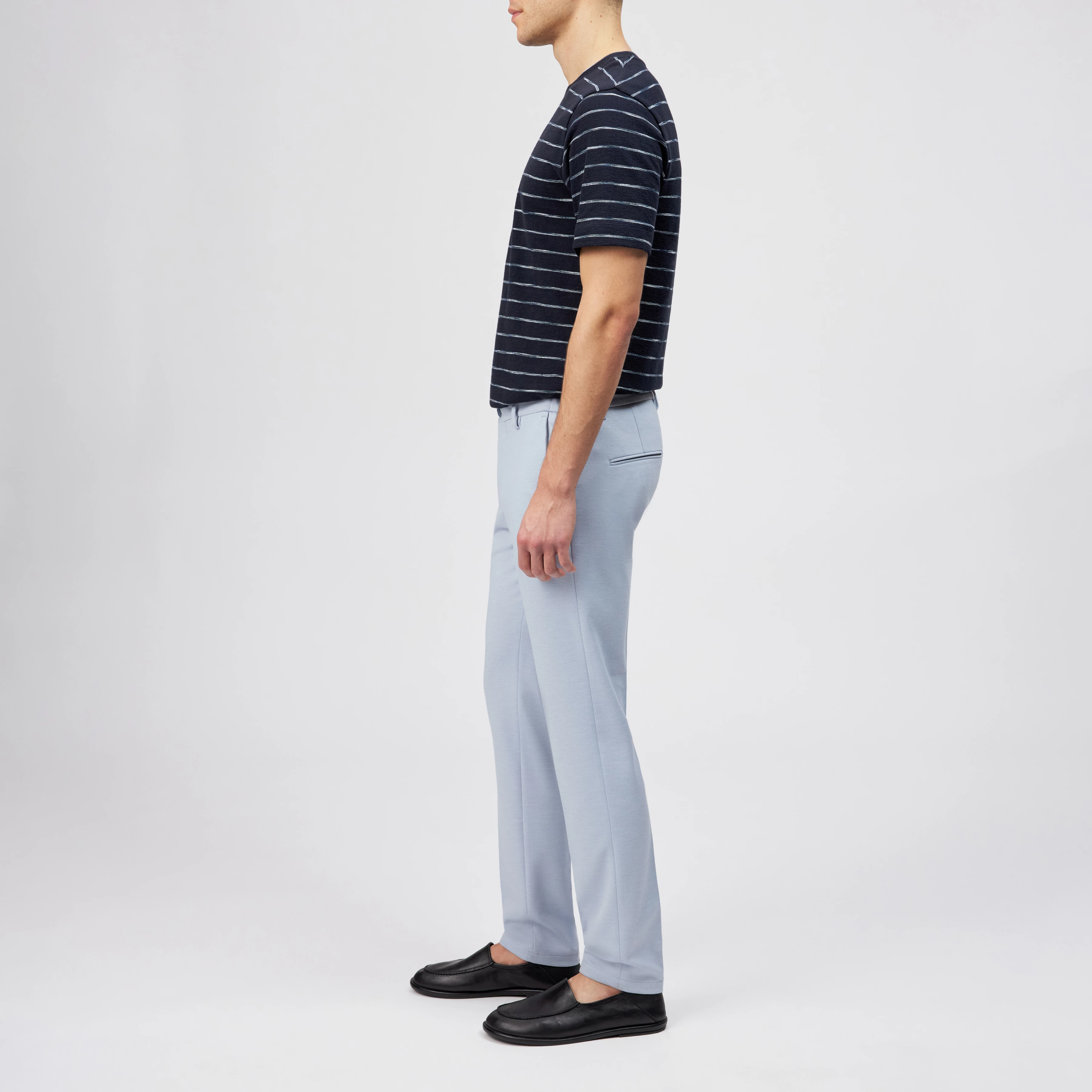 AJEND - Tailored trousers in soft jersey - men - blue - Seitenansicht