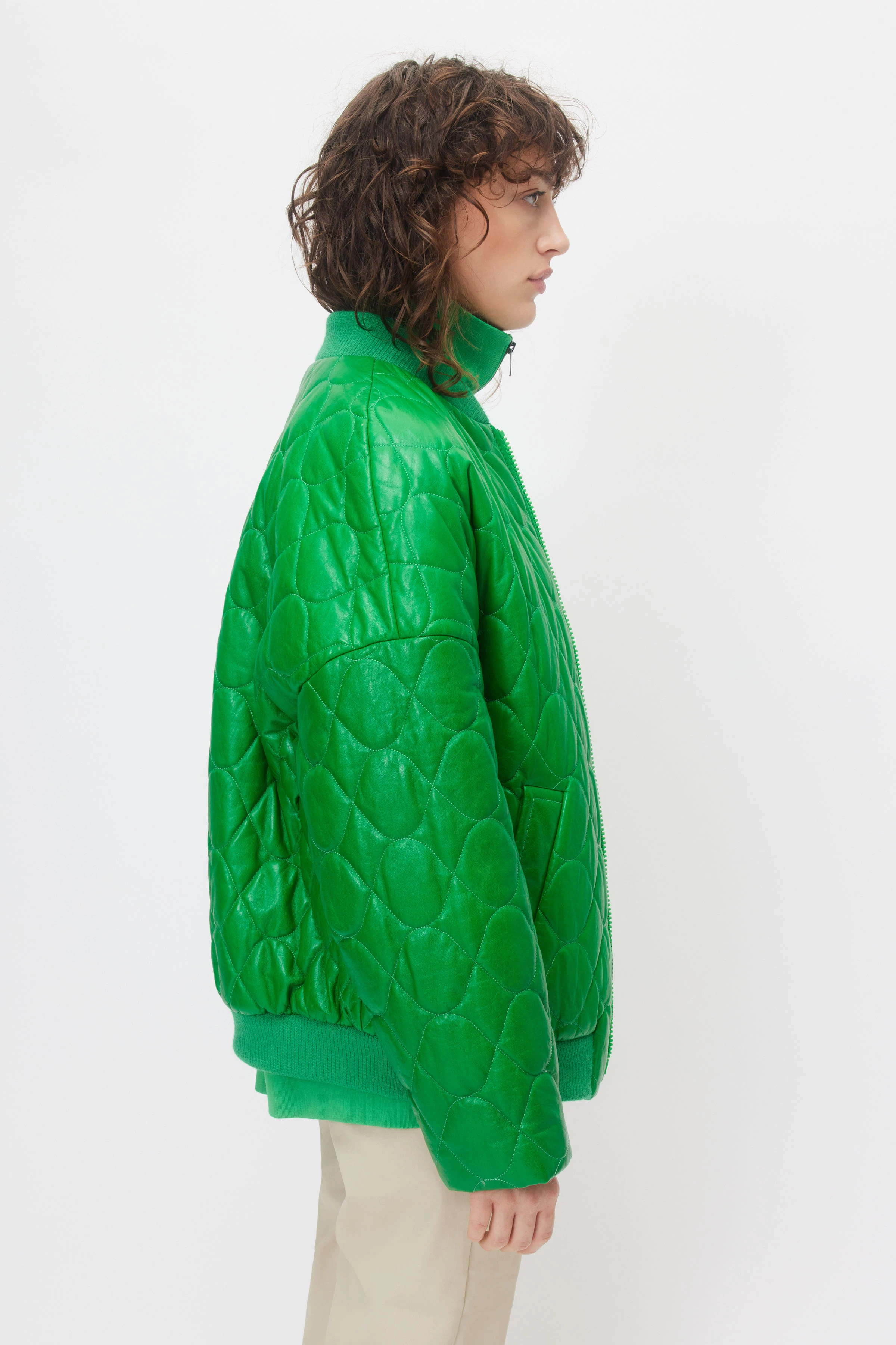 SHAND - Bomberjakke i nappalæder - women - grøn - Detailansicht am Model