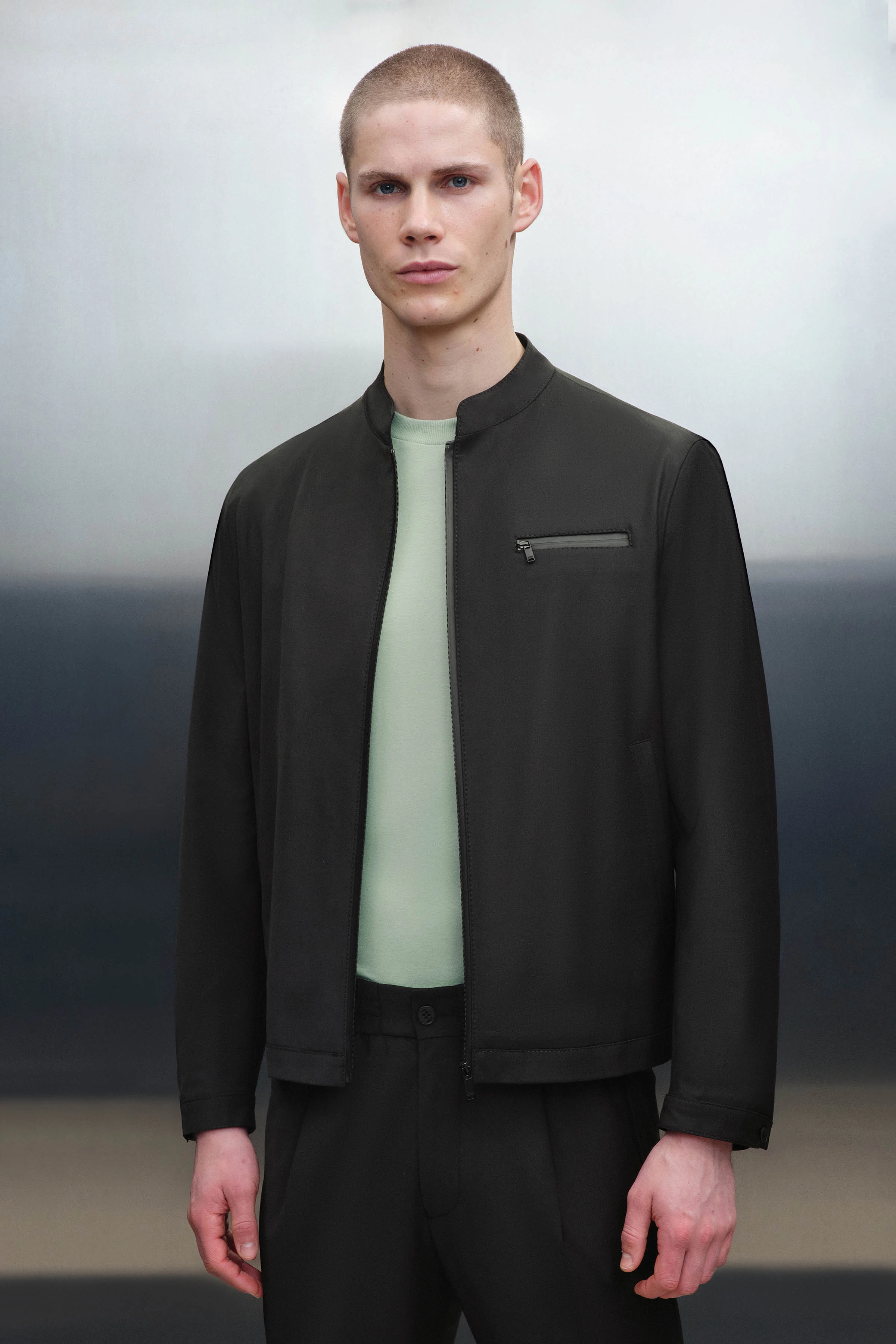 NESSO - sporty jacket with stand up collar and chest pocket - men - Natural Aluminium - Frontansicht