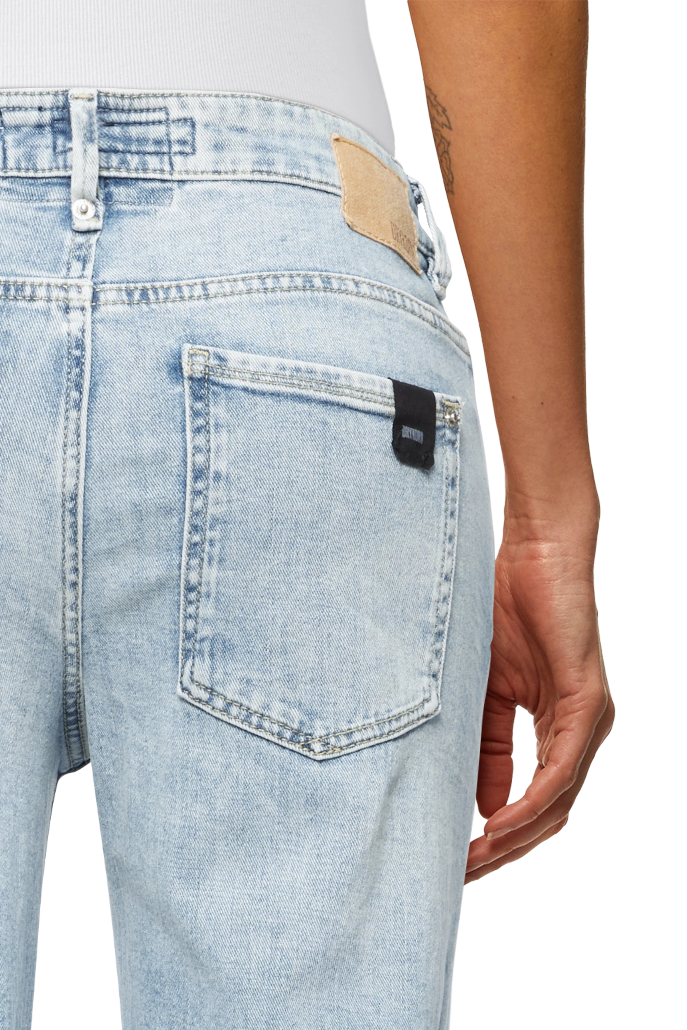 LIKE - Girlfriend jeans with rolled cuffs in soft-touch denim with a used effect - women - blue - Detailansicht am Model