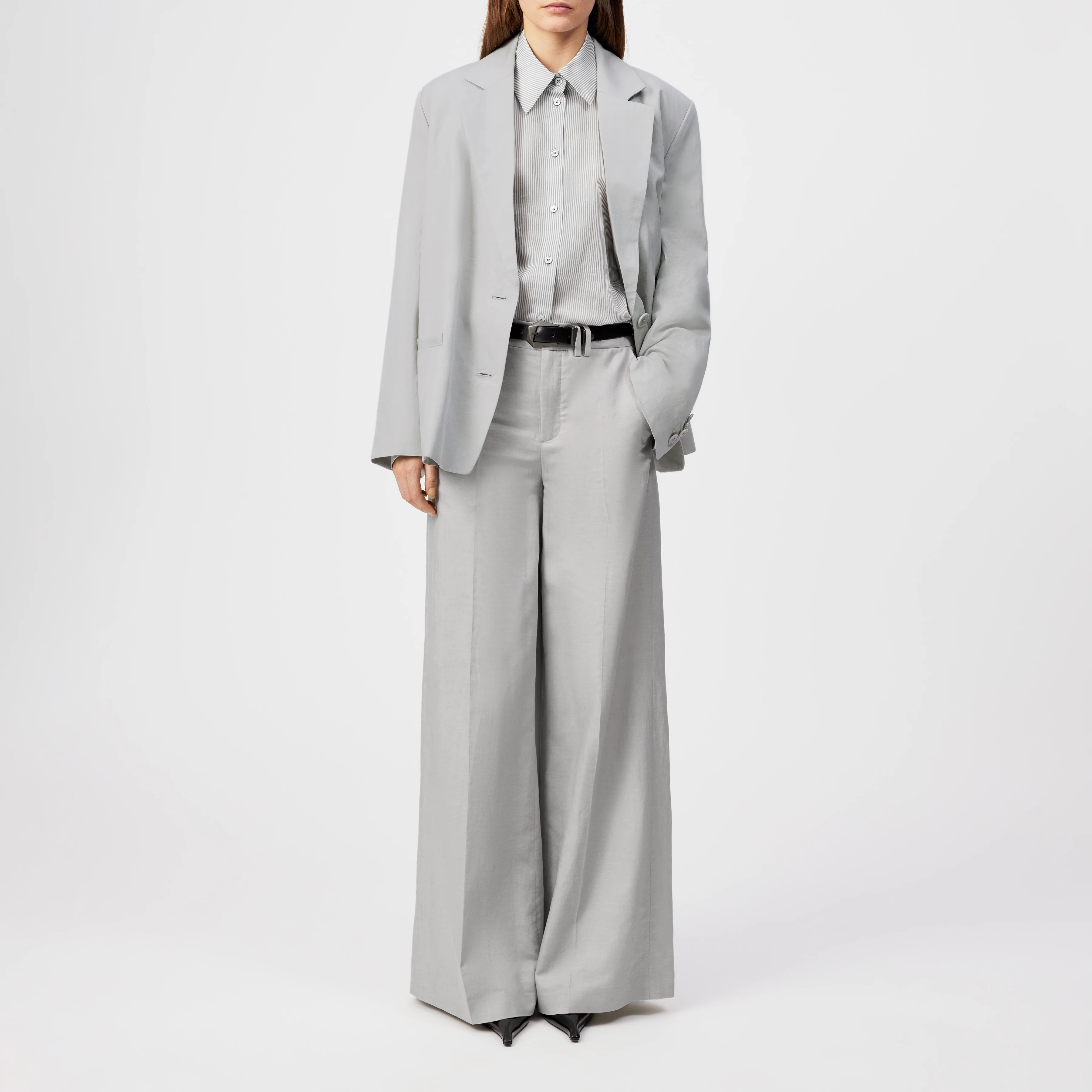 IVERLY - Oversized Hemp-Blend Blazer - women - grey - Ganzkörper-Frontansicht