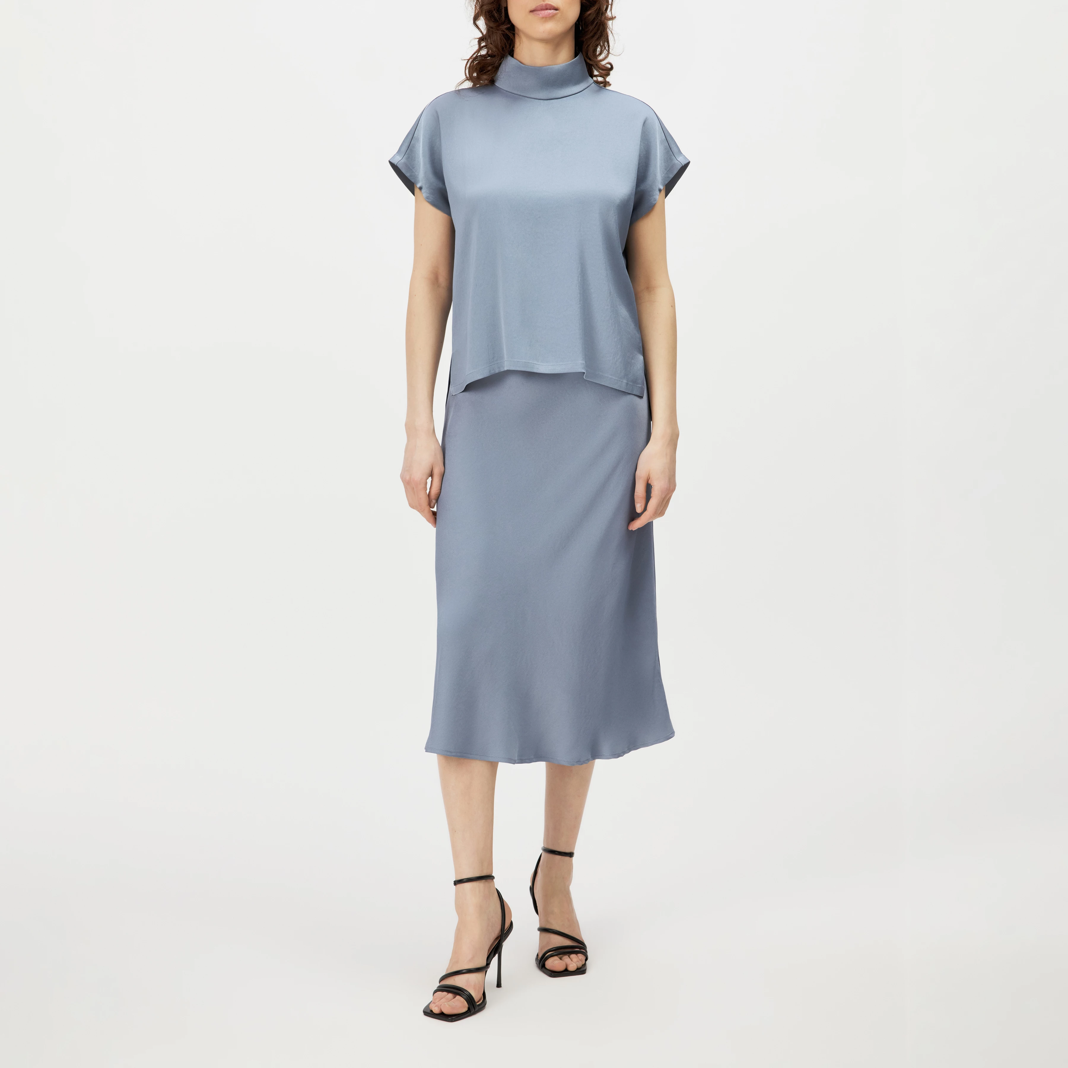 ALARIA_1 - Shirt blouse with stand-up collar in satin - women - blue - Ganzkörper-Frontansicht