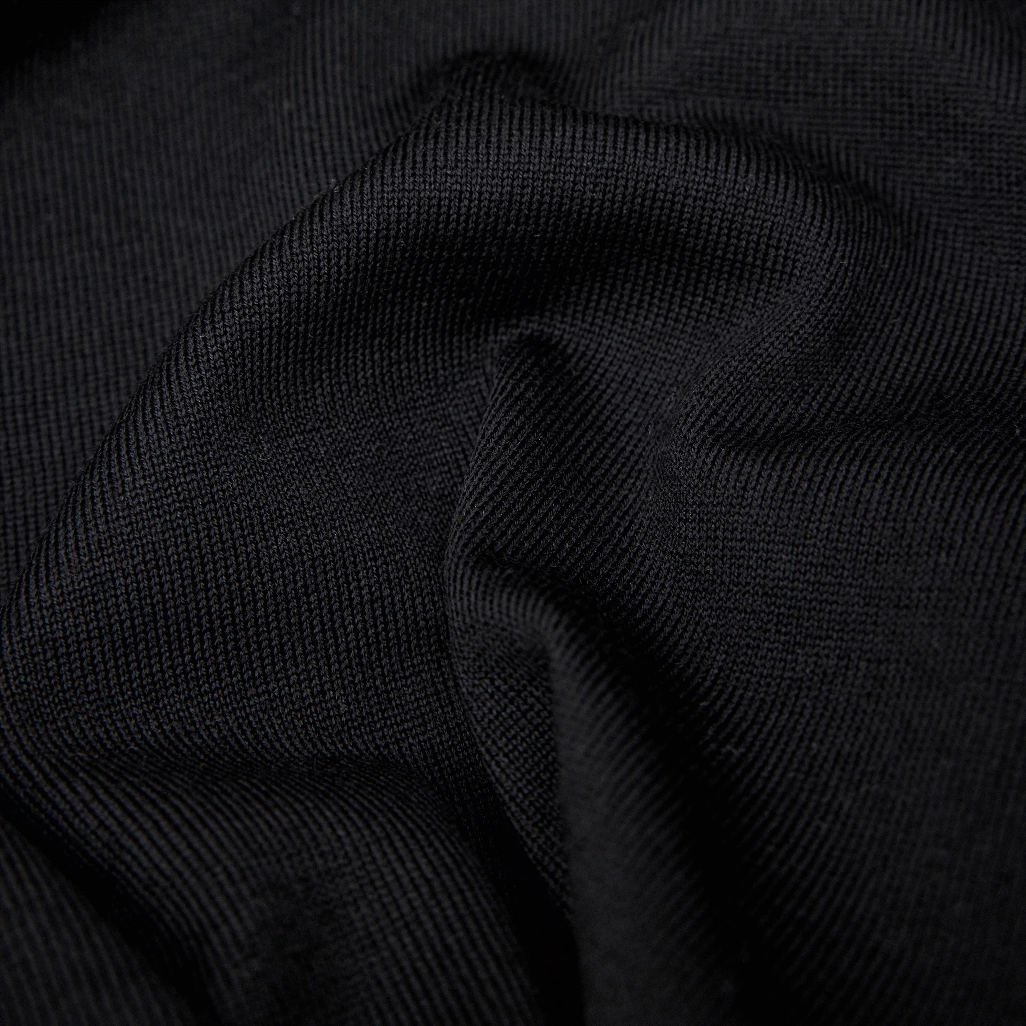 LIZIELA - Pull à col rond en laine mérinos fine - women - noir - Materialbild (B2C)