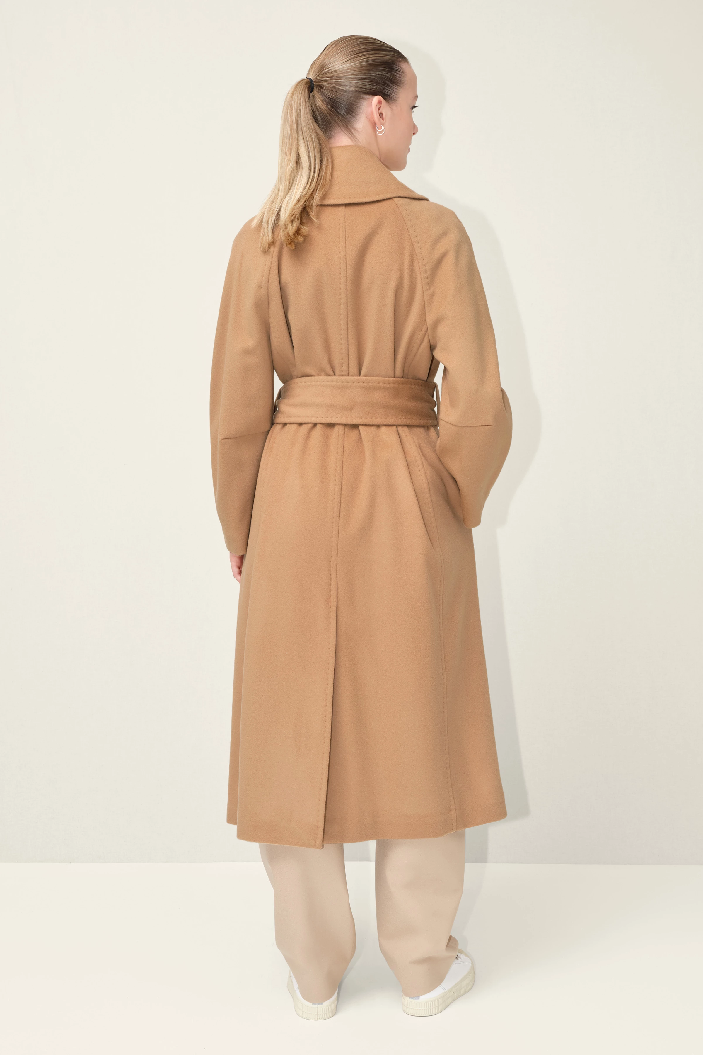 ALPERTON_3 - Kaschmir-Mantel mit Bindegürtel - Damen - braun - Rückansicht