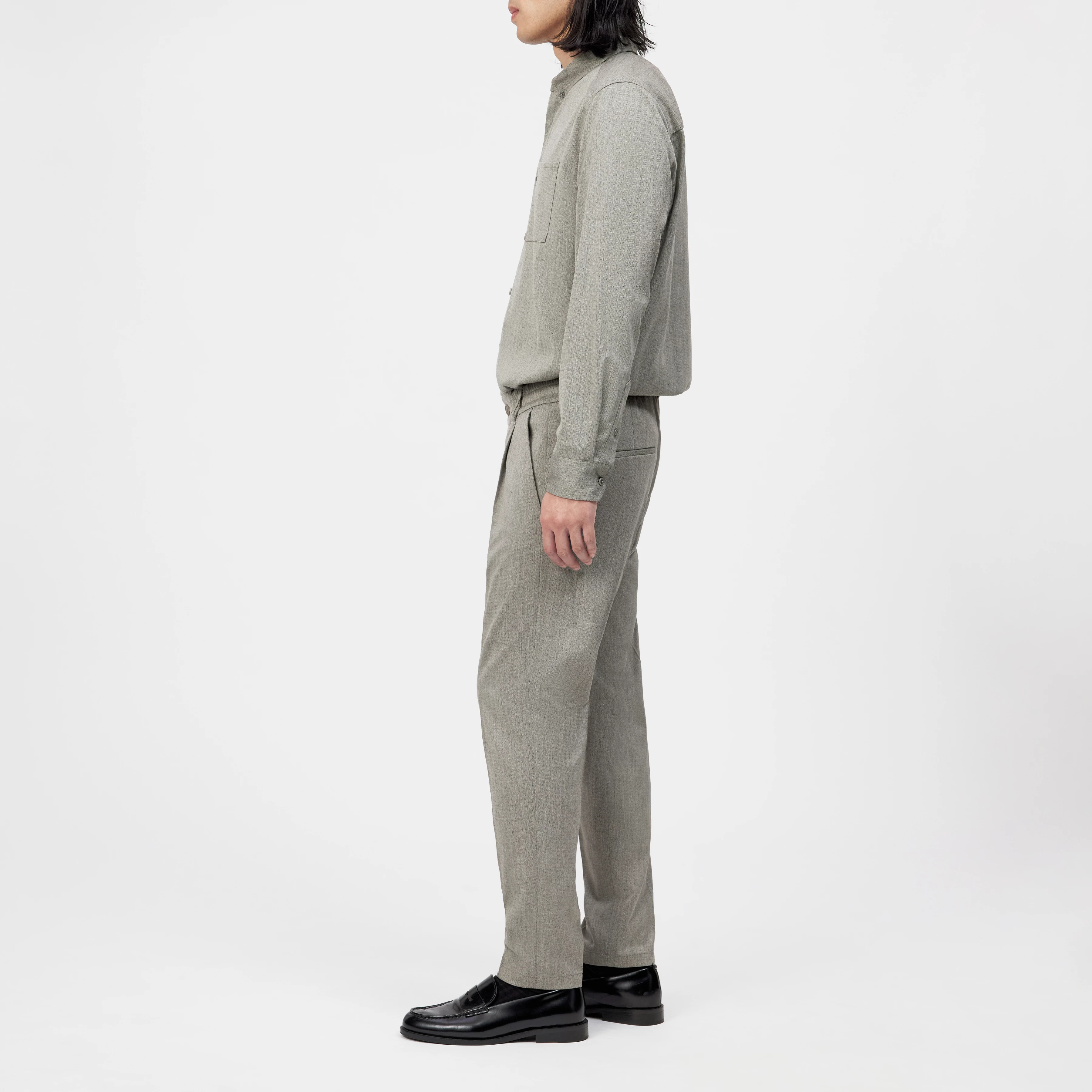 CHASY - Casual trousers with pleats in viscose-wool blend - men - brown - Seitenansicht