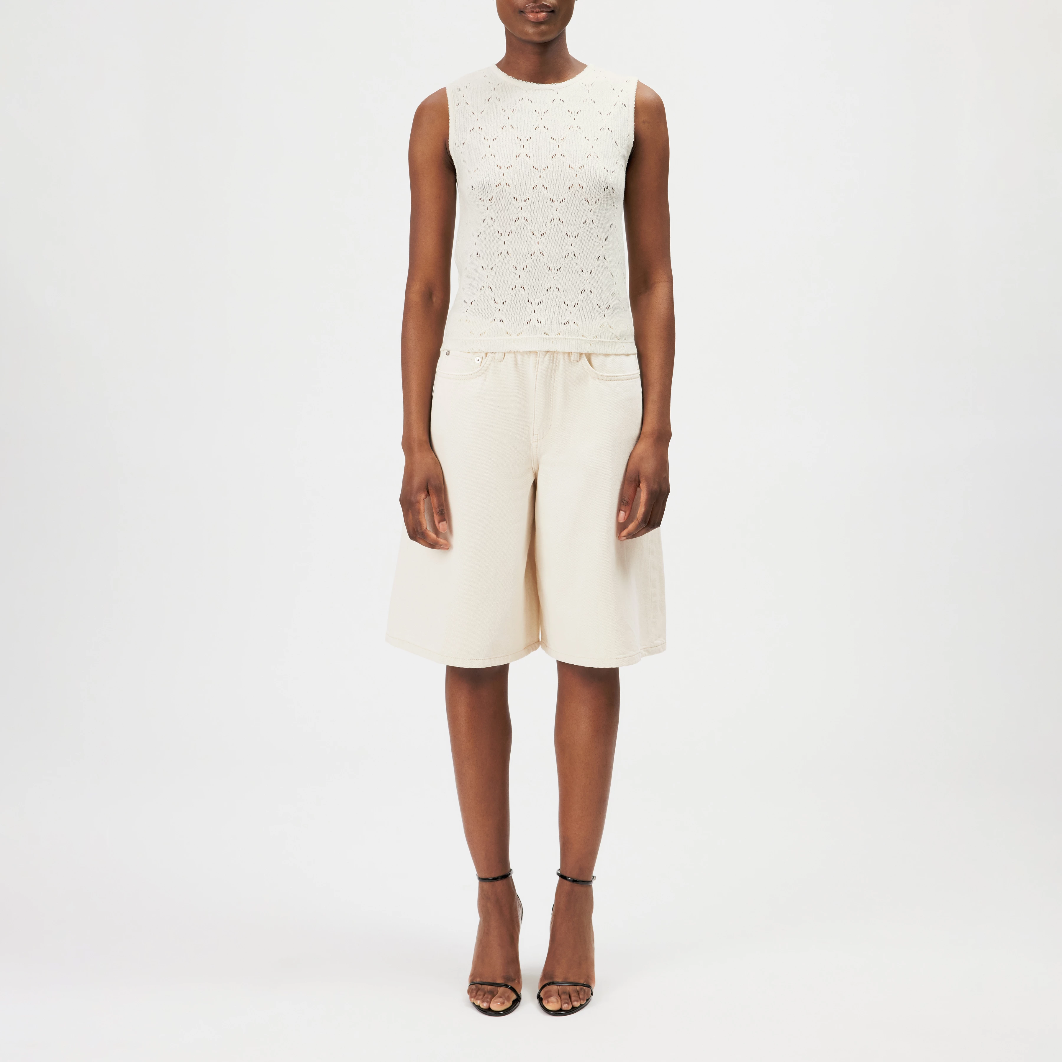 FARIDA - Slim Fit Cotton Blend Top with Embroidered Finishes - women - off white - Ganzkörper-Frontansicht