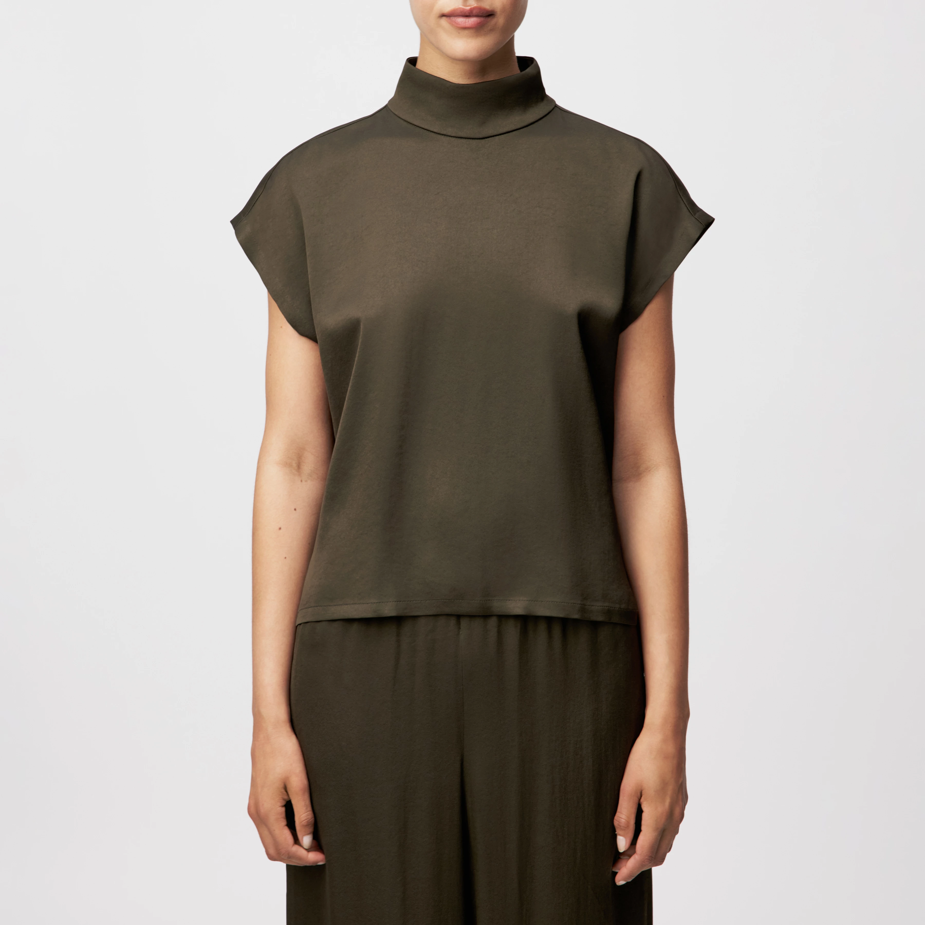 ALARIA_1 - Shirt blouse with stand-up collar in satin - women - green - Frontansicht