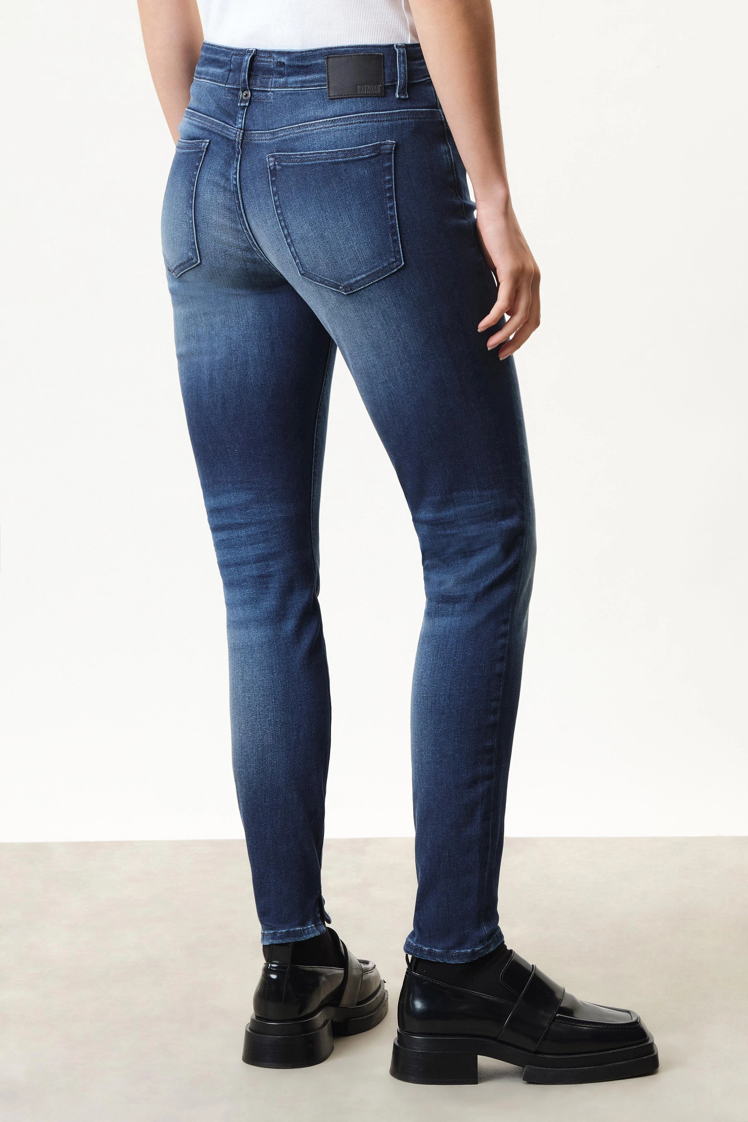 NEED - Low-Waist Skinny in super-stretch Denim mit Lyocell - Damen - blau - Rückansicht