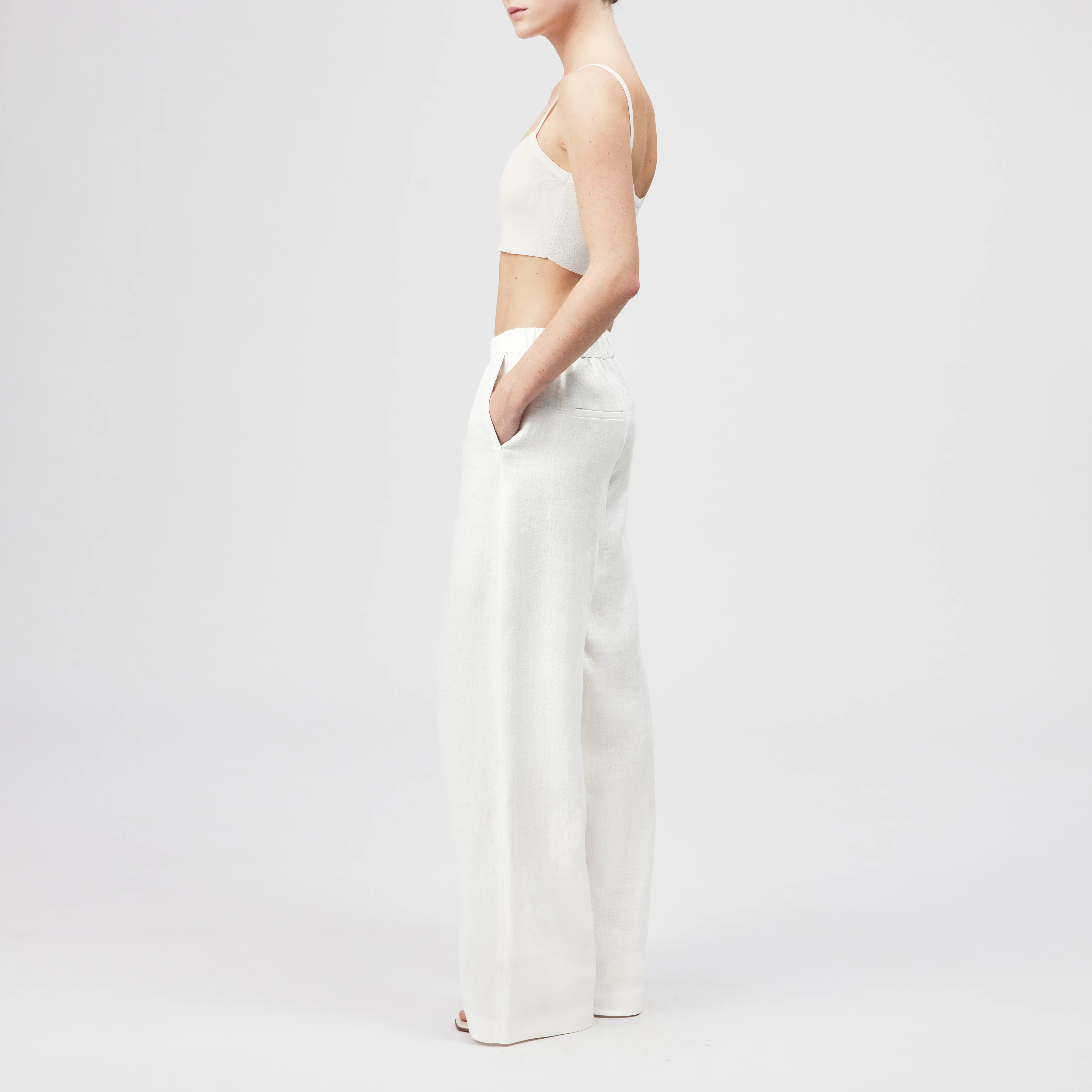 CONSIDER - Schlupfhose mit Barrel-Leg aus reinem Leinen - Damen - off white - Seitenansicht