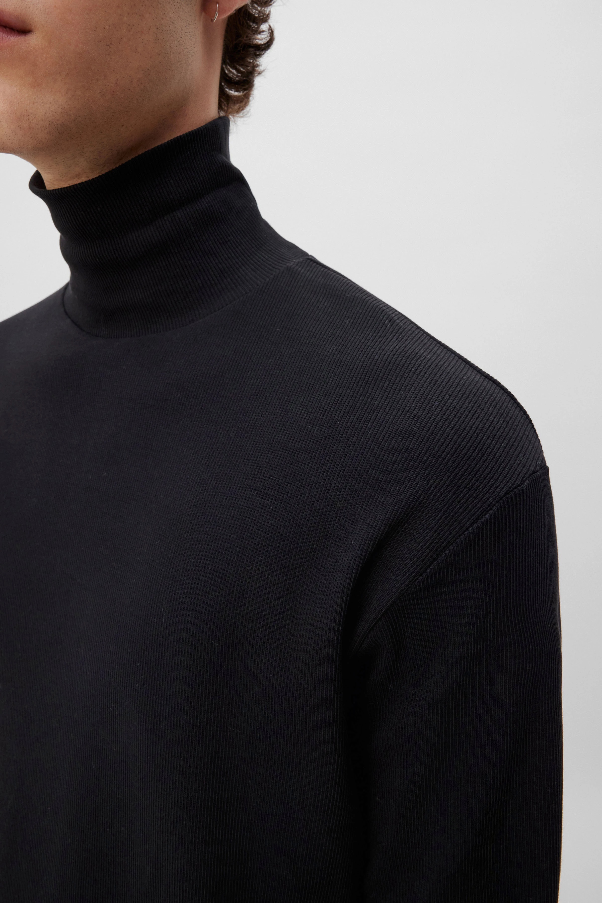 EMANUEL - Turtle Pullover in Rippe - Herren - schwarz - Seitenansicht